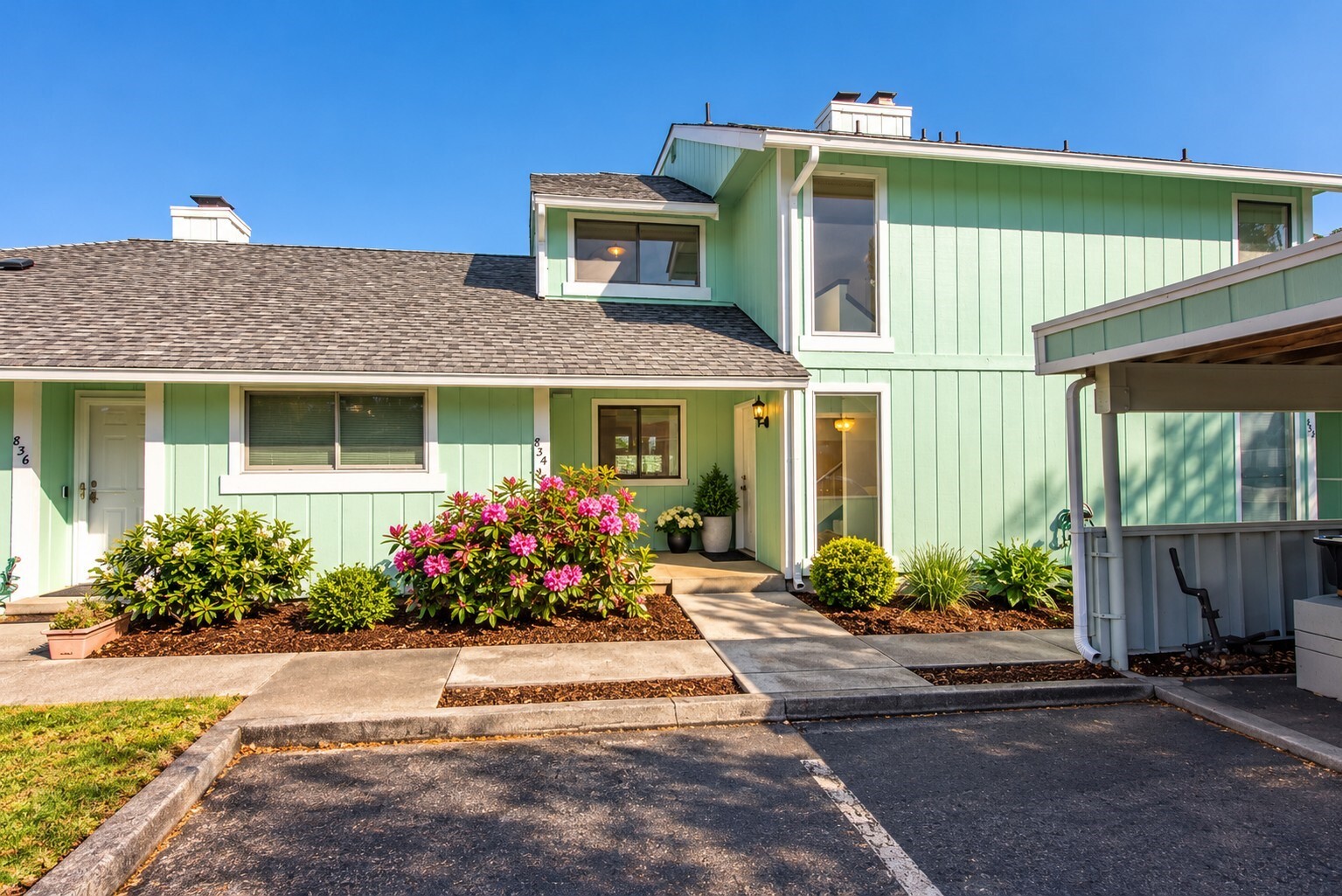 834 N Canterbury Court #303 — photo