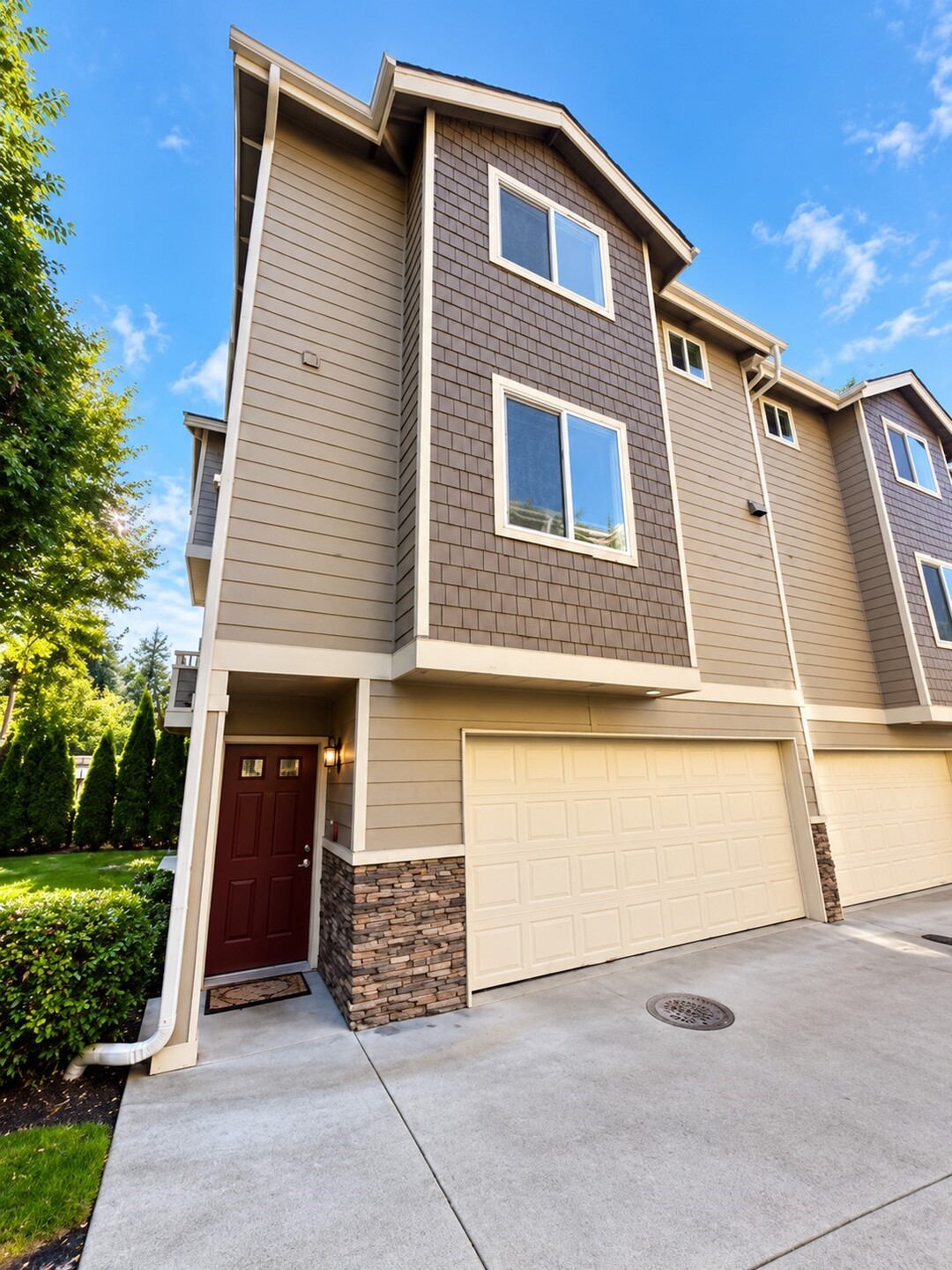 978 Edmonds Avenue NE #F — photo
