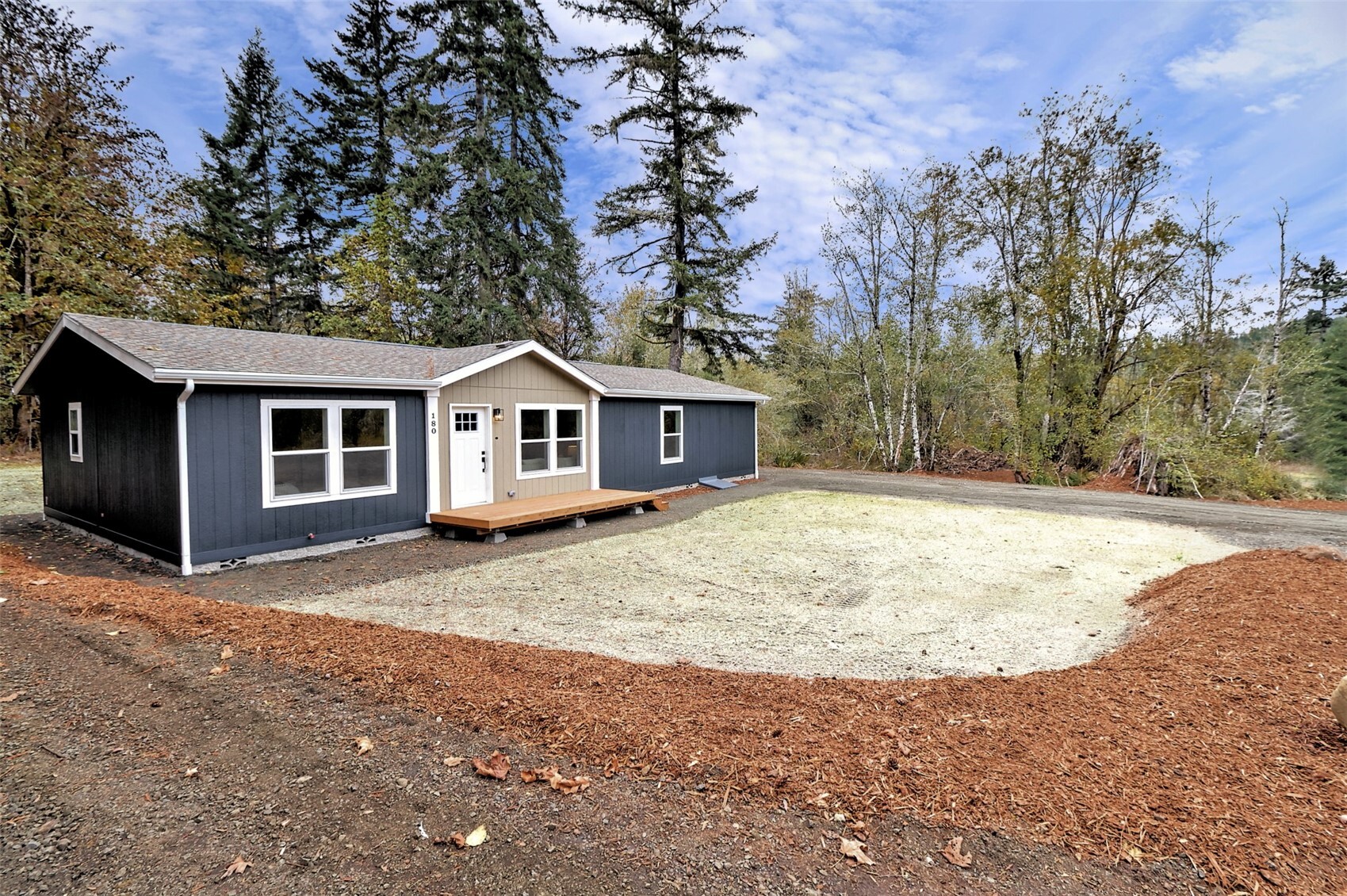 180 W Artesian Drive — photo