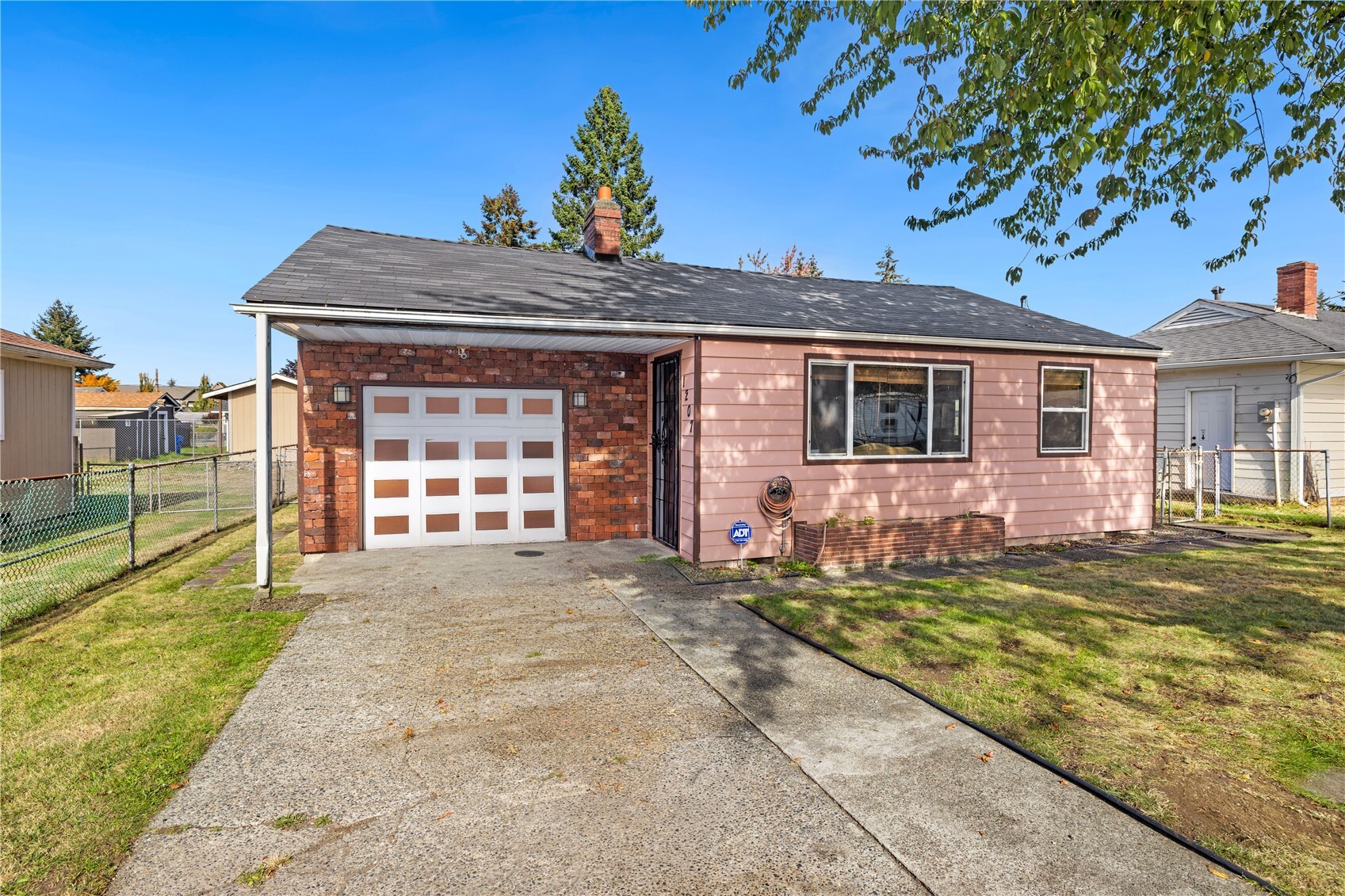 1207 Violet Meadow Street S — photo