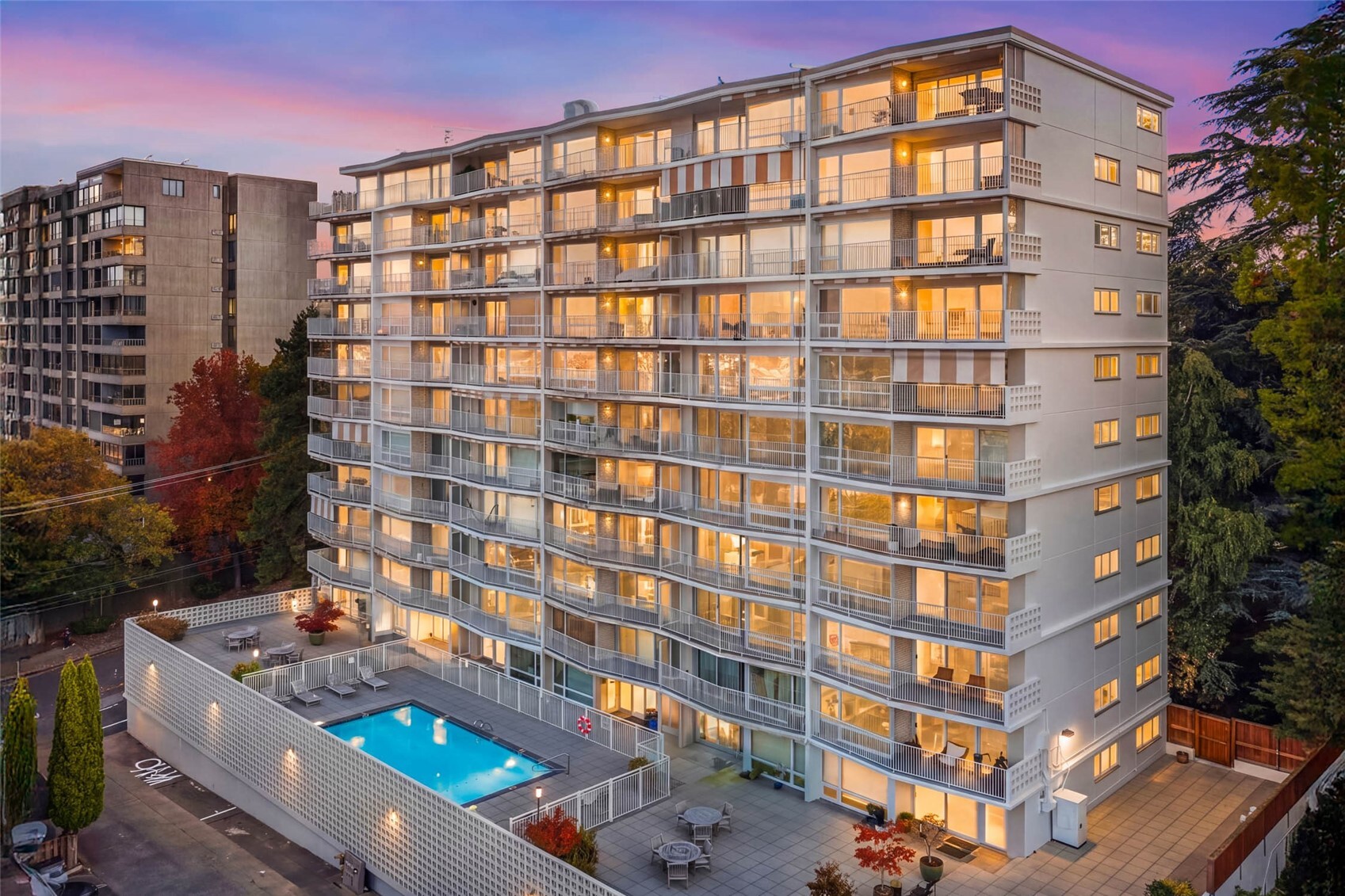 525 Belmont Avenue E #3C — photo