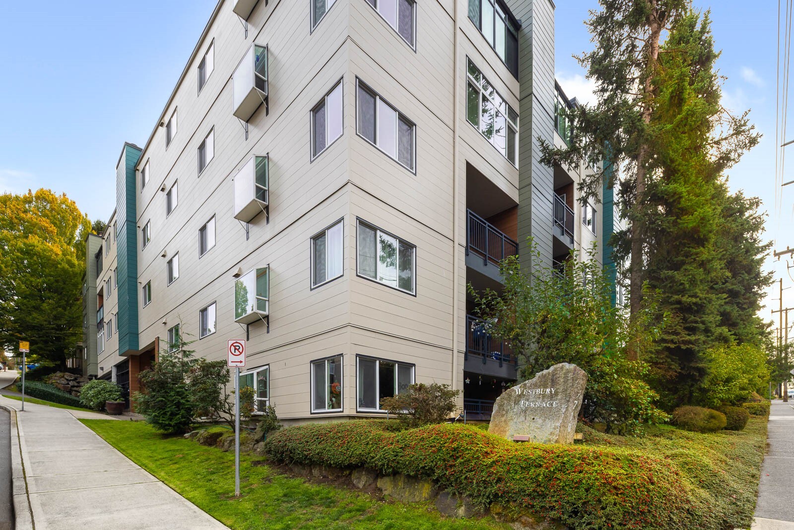 9710 5th Ave NE #410 — photo