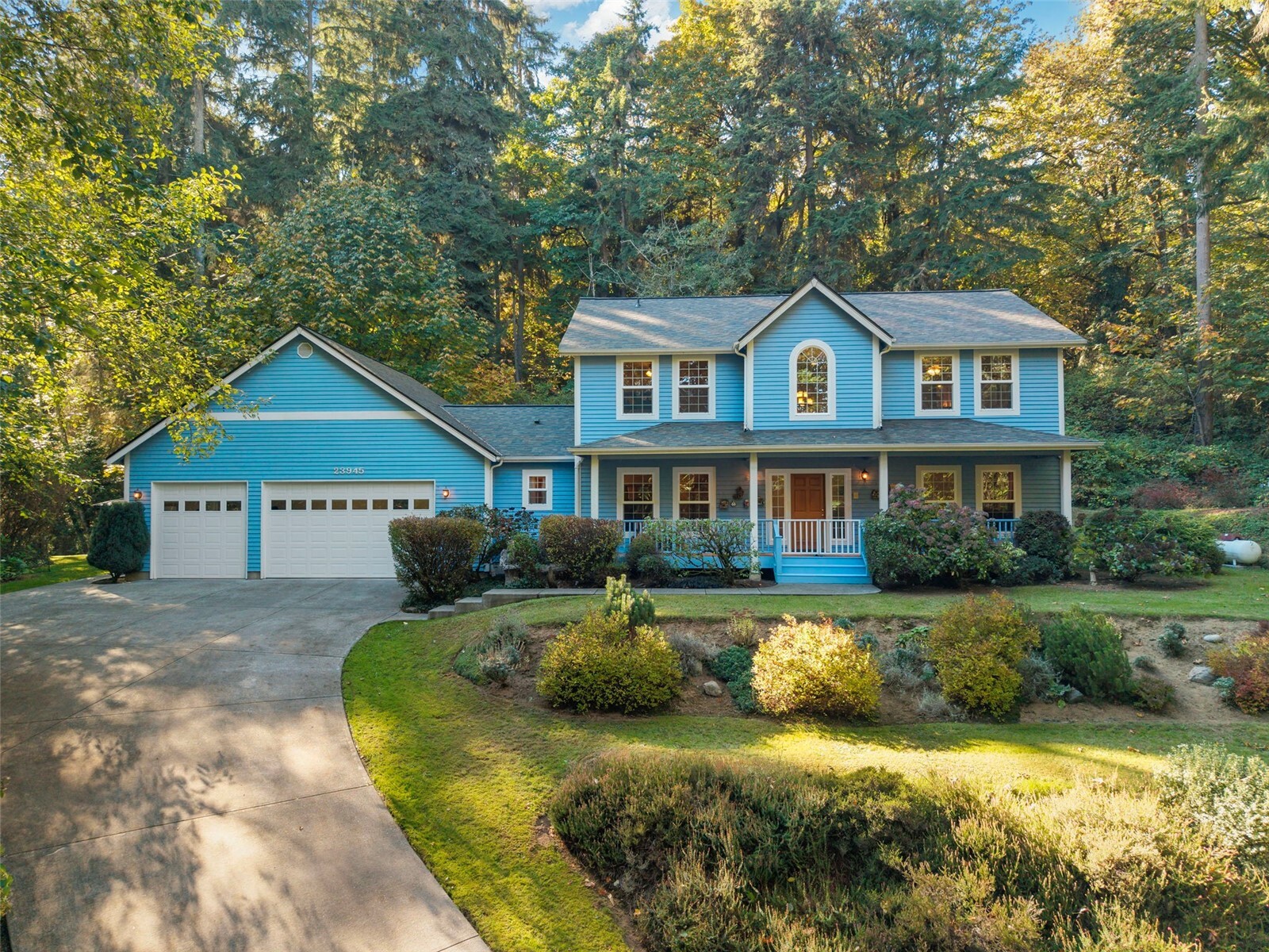 23945 Strawberry Lane NE — photo