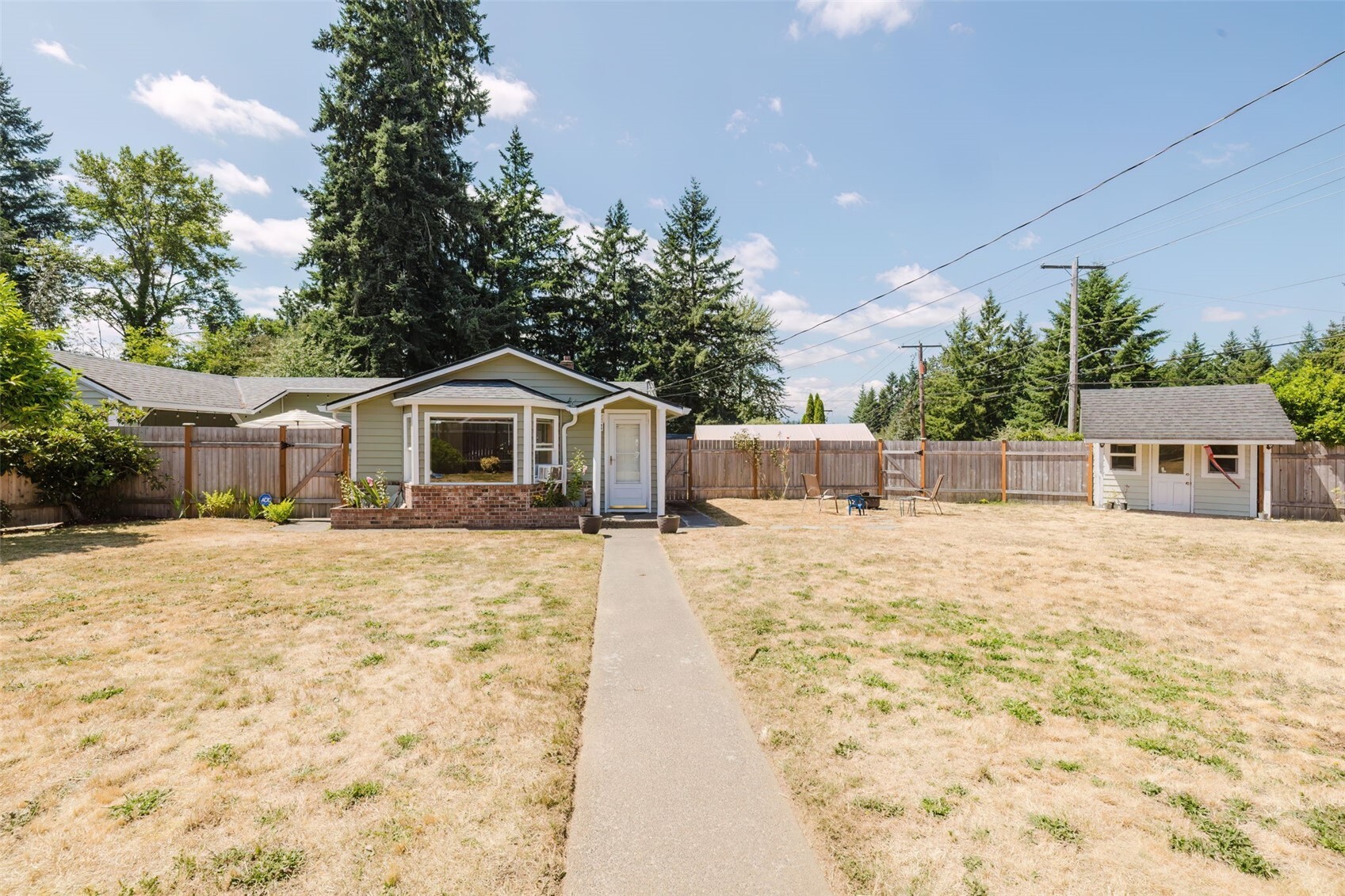 143 Dora — photo