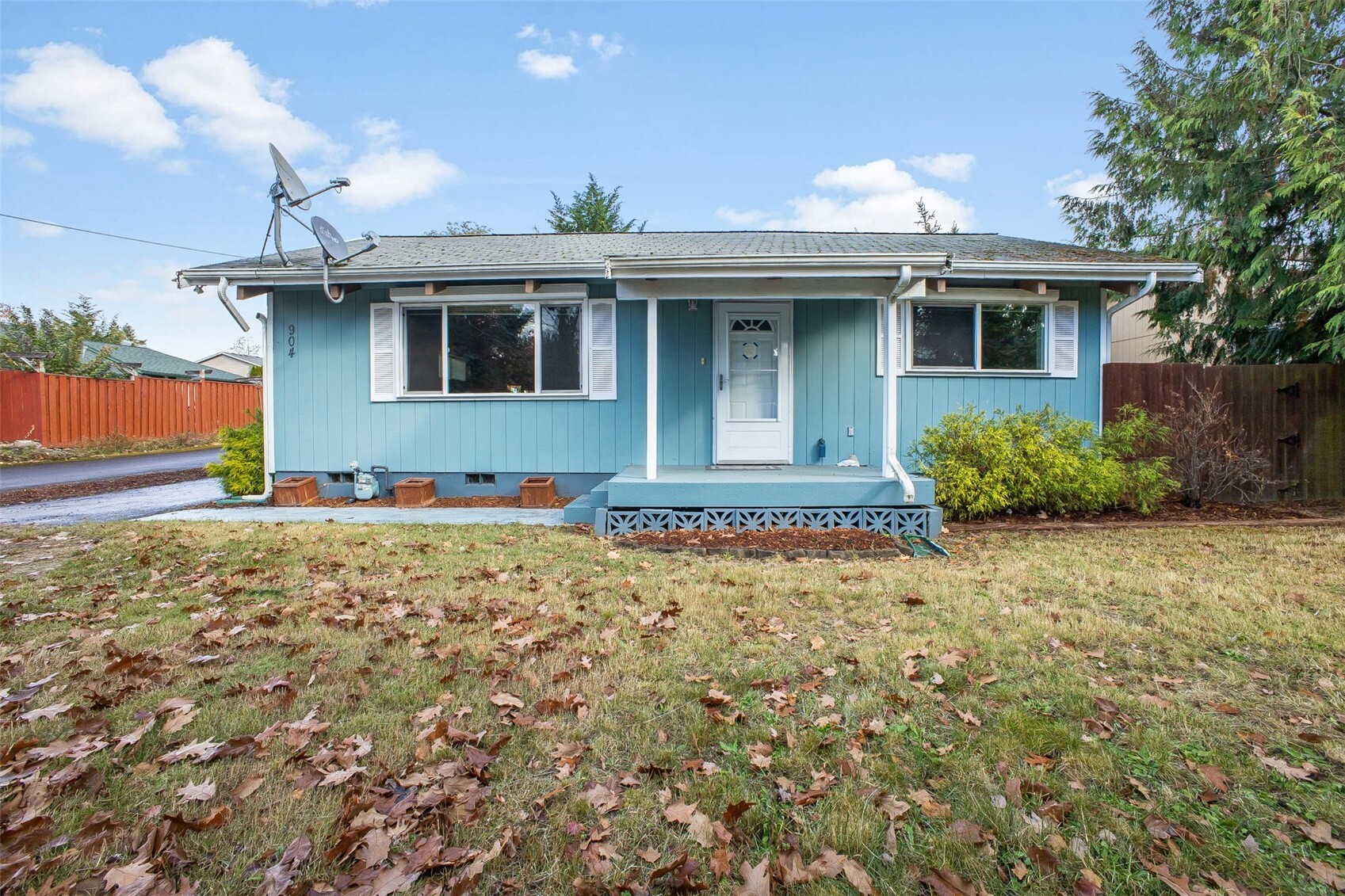 904 Crystal Springs NW — photo