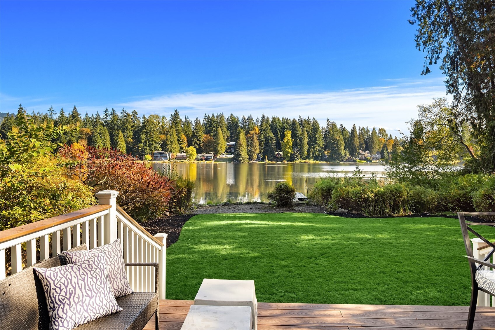 13806 W Lake Kathleen Dr SE — photo