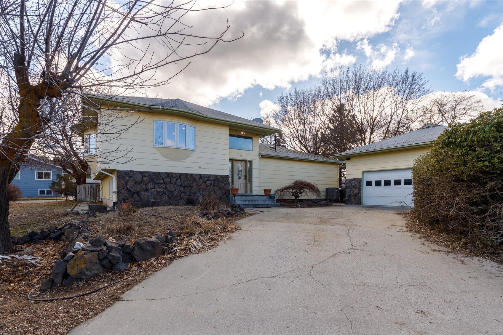 200 Sunny Drive — photo