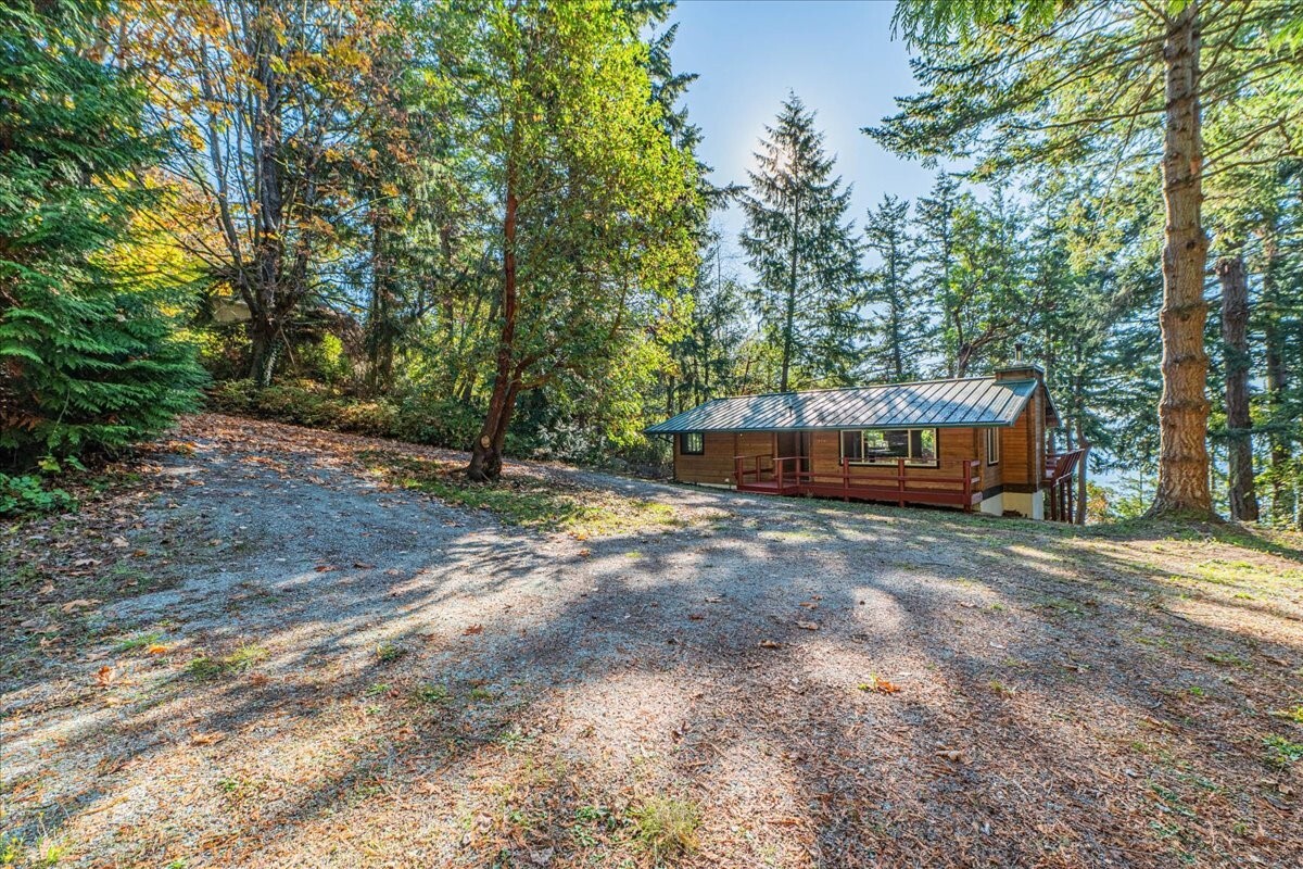 2110 Gull Way — photo