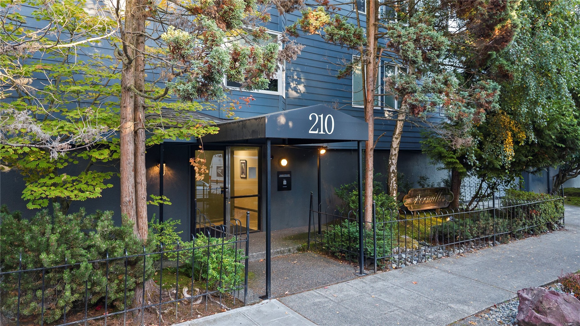 210 Boylston Avenue E #101 — photo