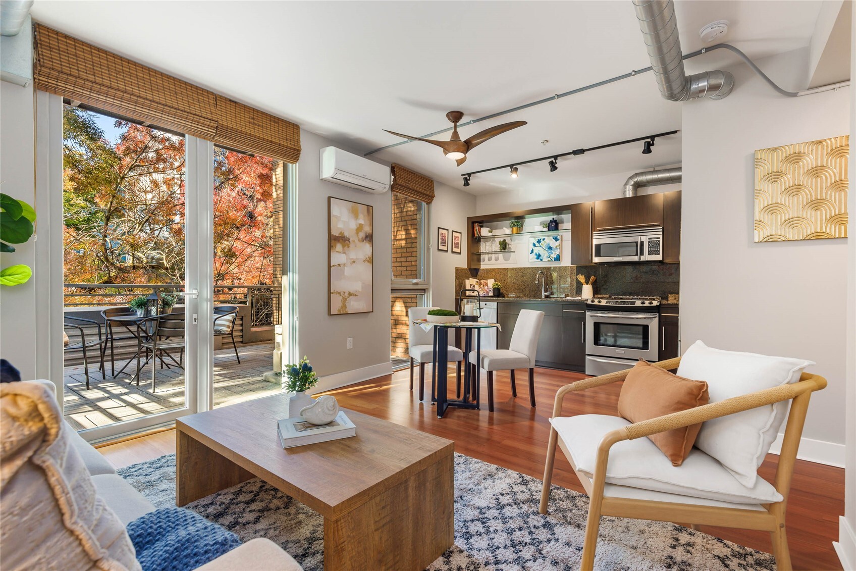 530 Broadway E #201 — photo