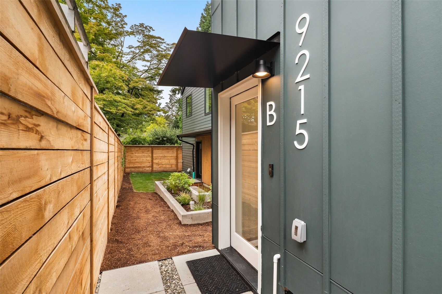 9215 12th Avenue NE #B — photo