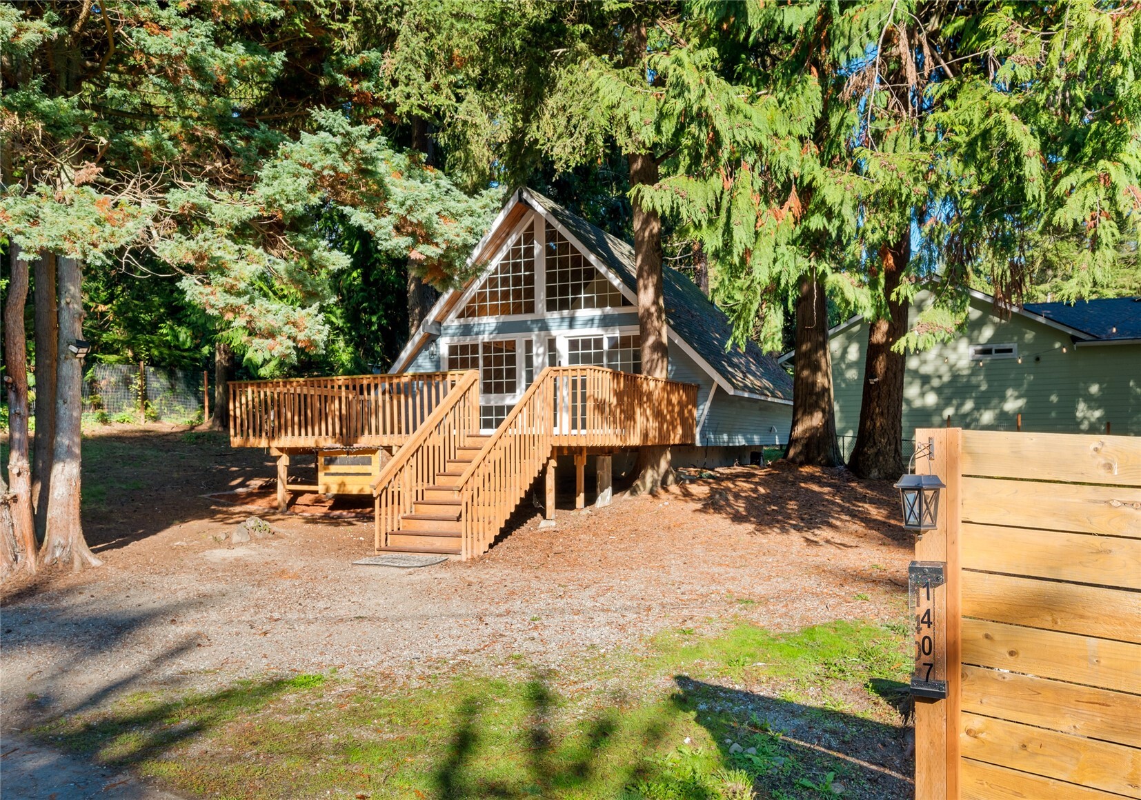 1407 Shuksan Drive — photo