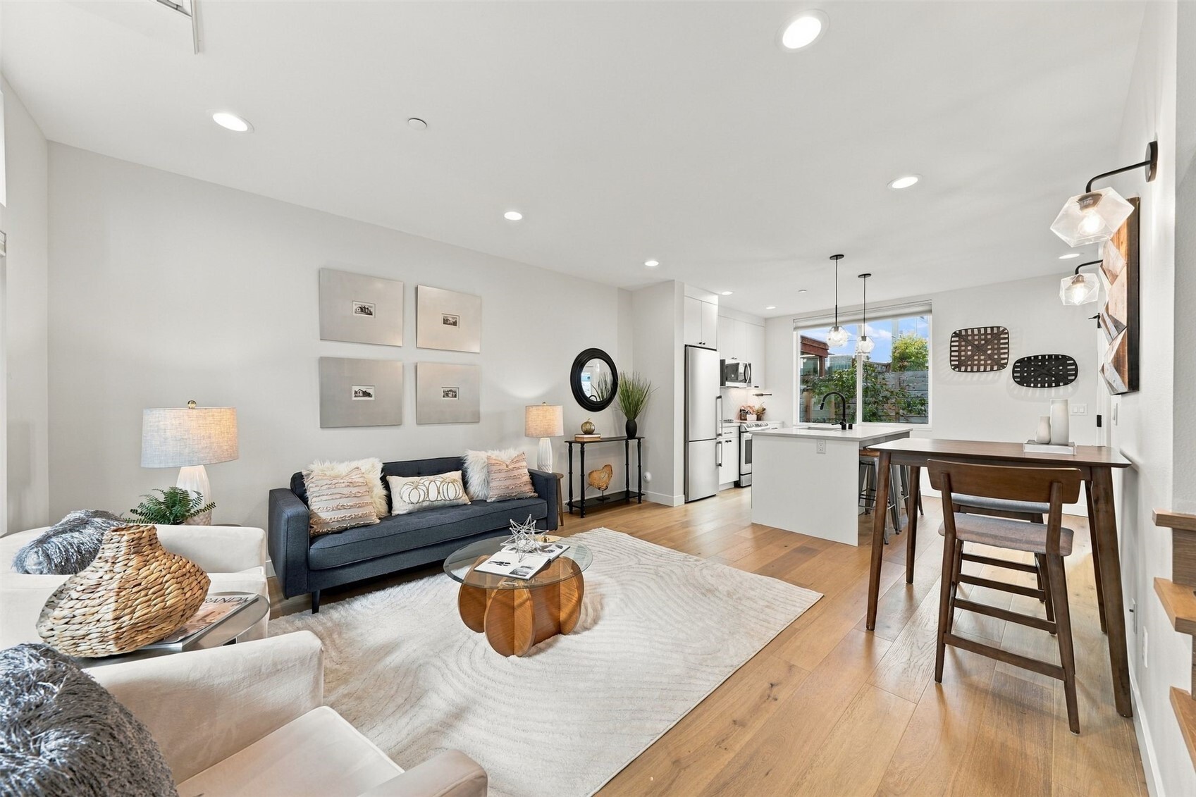 6016 California Avenue SW #D — photo