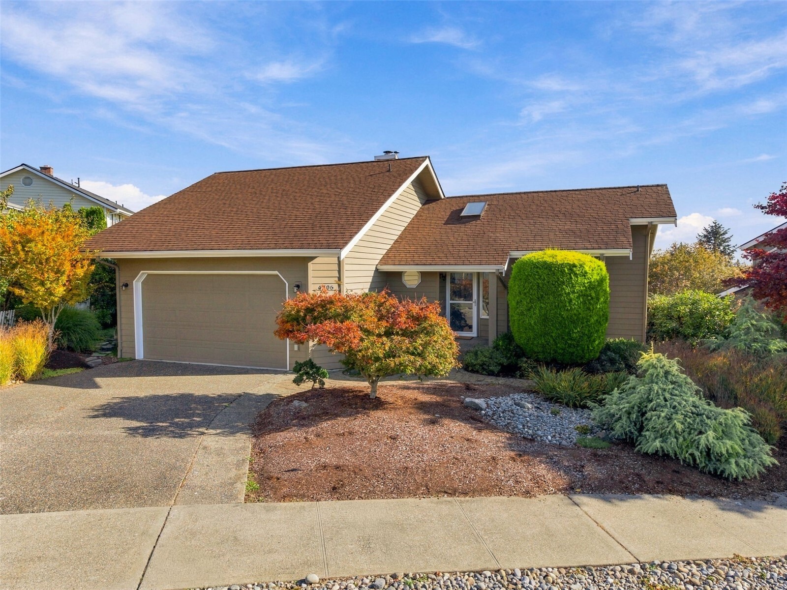 4706 Silver Bow Road NE — photo