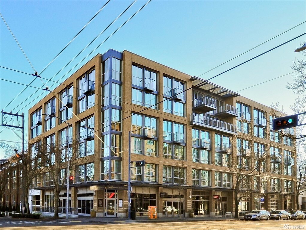 530 Broadway Avenue E #215 — photo