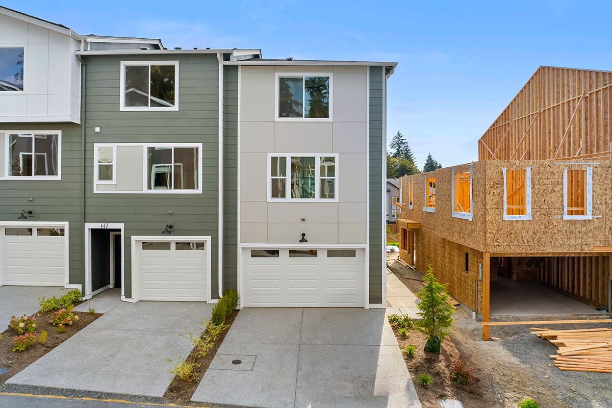 16823 Alder Way #M1 — photo