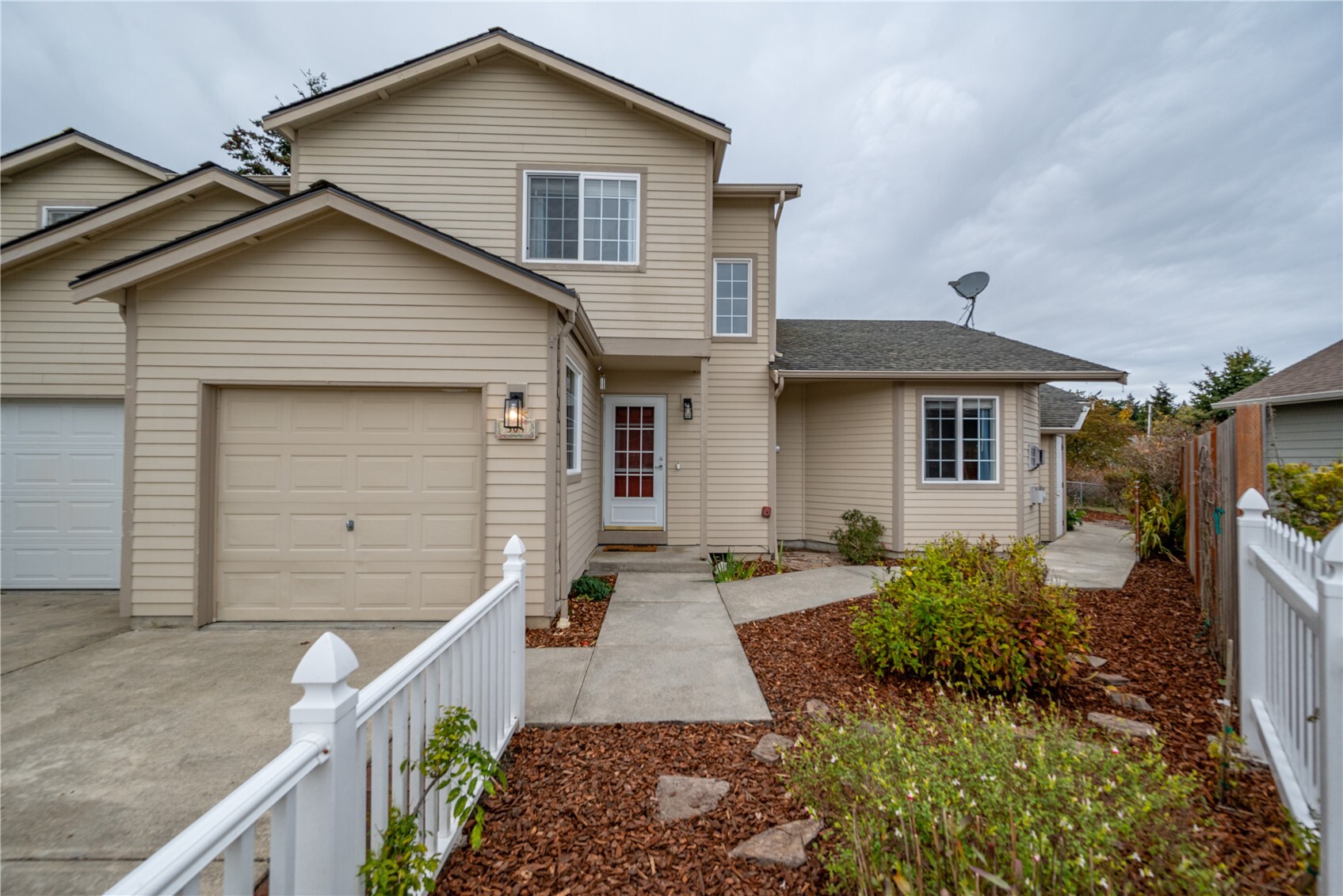 304 NW Capstan Court — photo