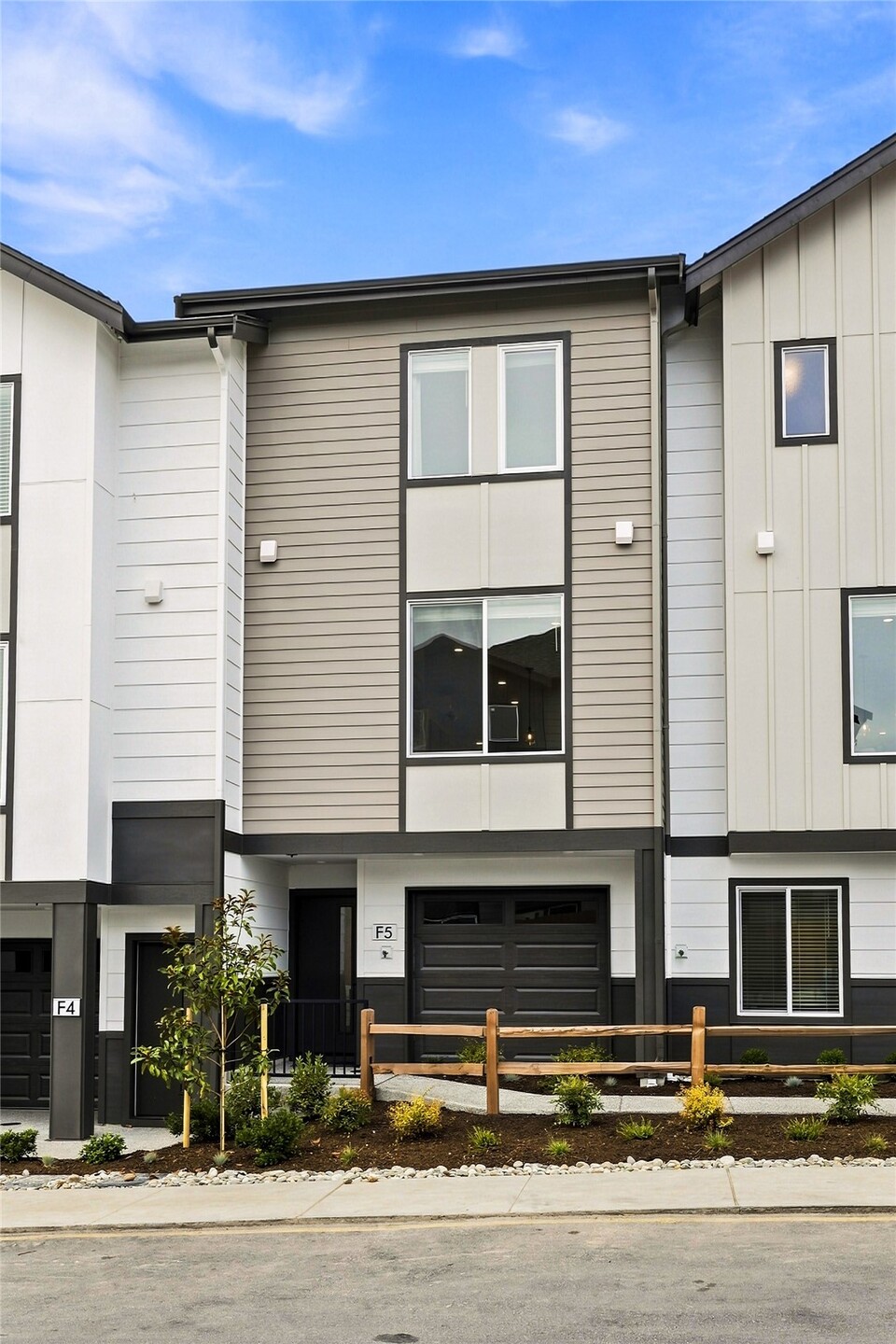 16202 Manor Way #E2 — photo