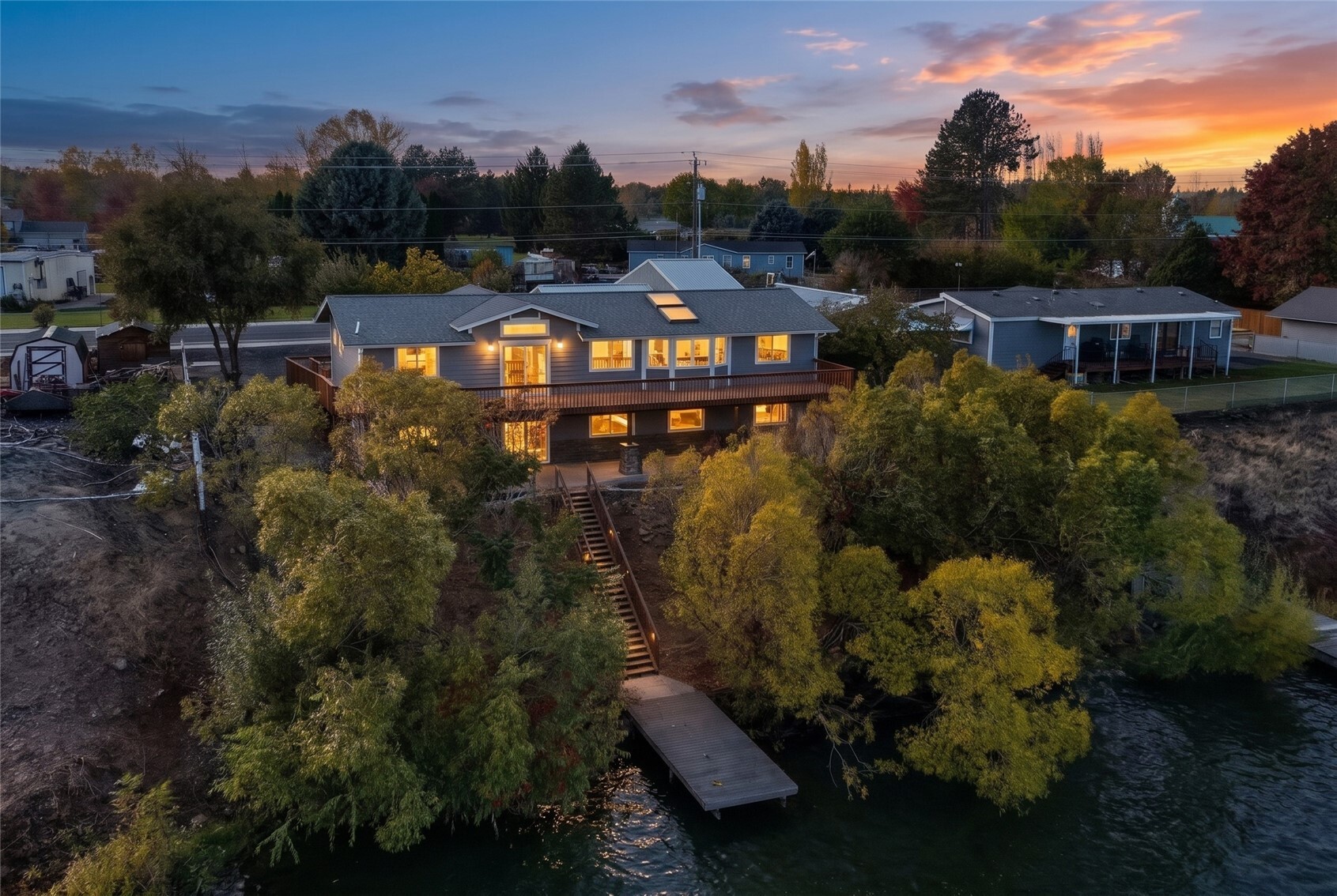 2375 Westshore Drive — photo