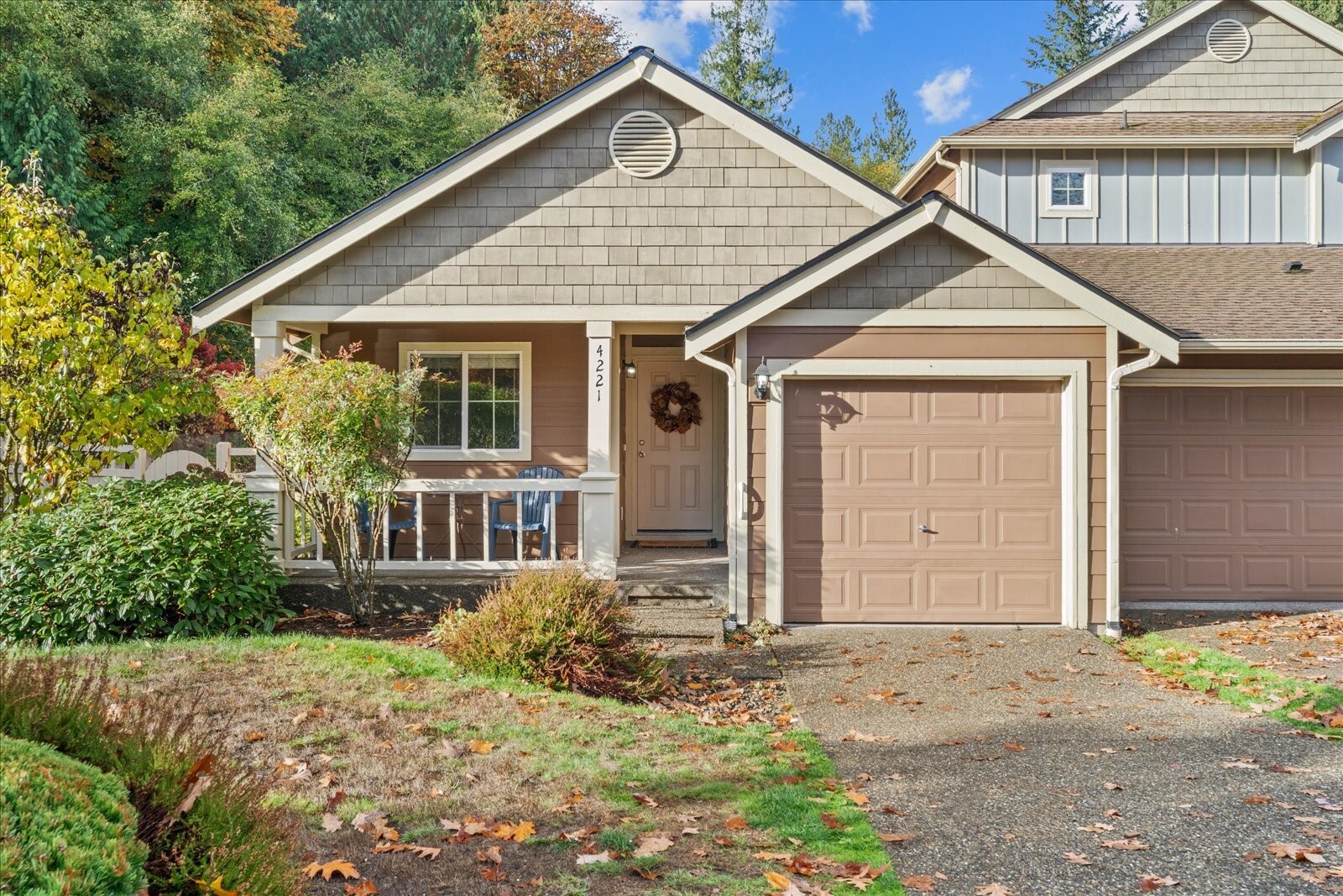 4221 Roxanna Loop SE — photo