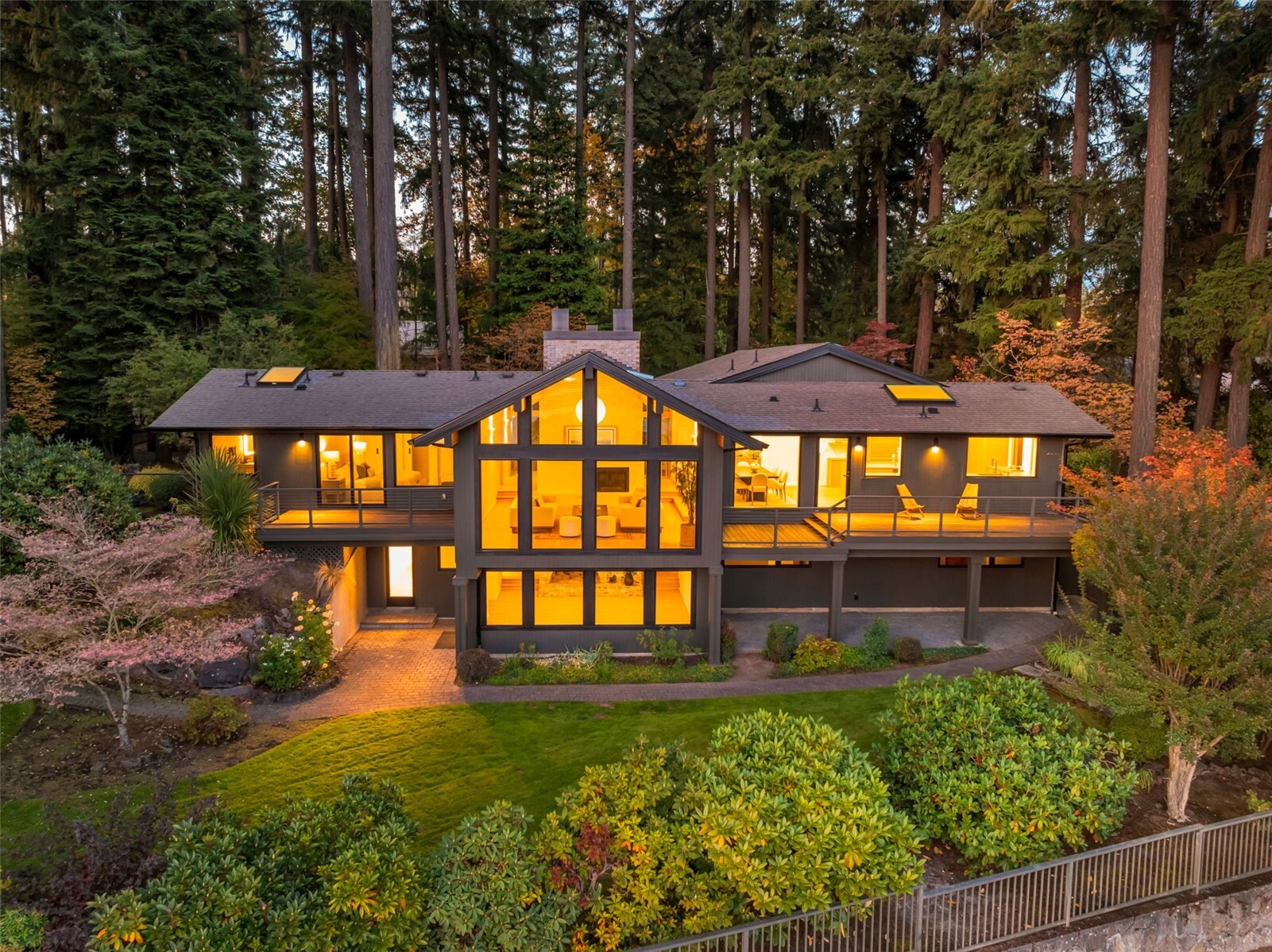 10000 SE Evergreen Highway — photo