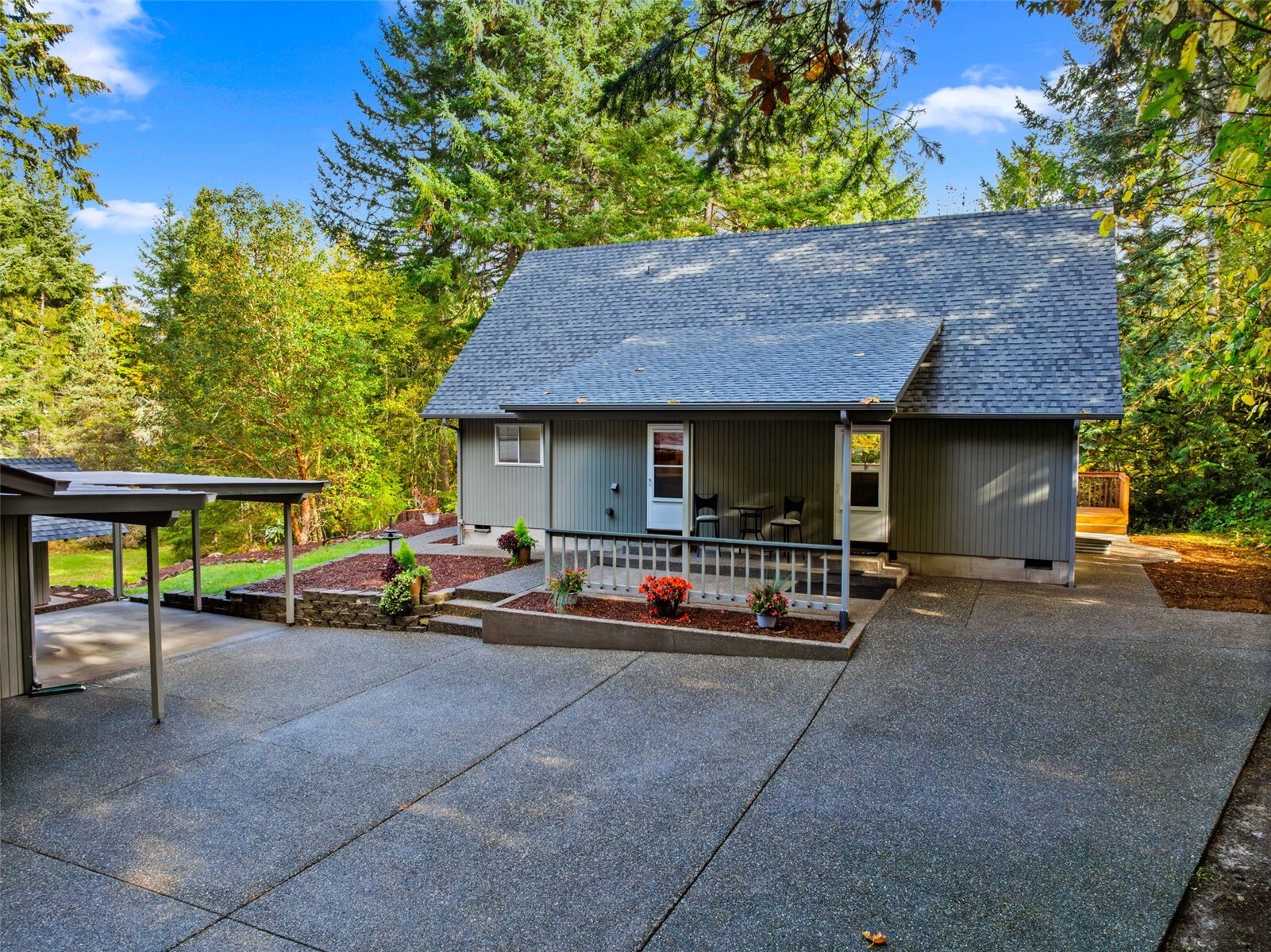 9410 Waddell Creek Road SW — photo