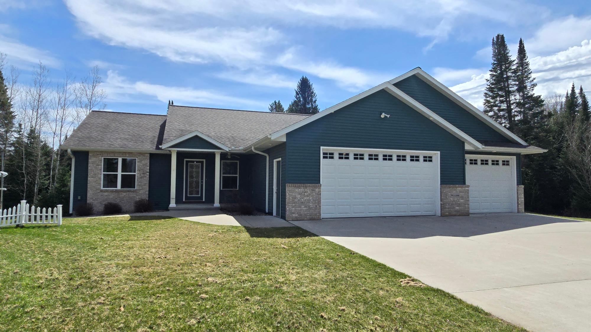 W11299 Brookside Rd, Antigo, WI 54409