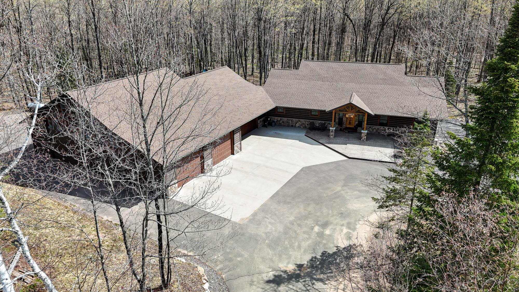 7010 Hiawatha Lake Rd — photo