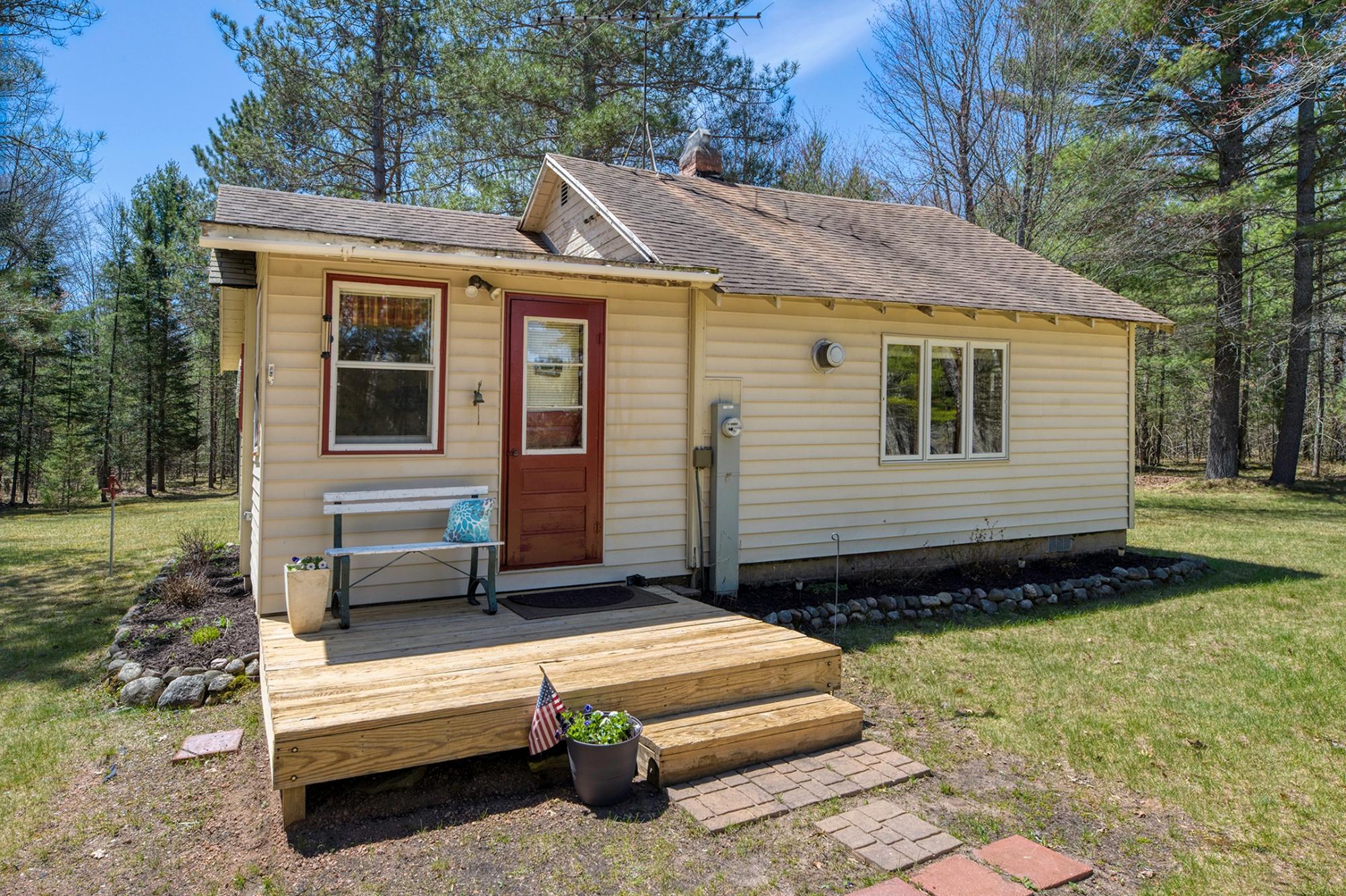 2814 Pickerel Lake Rd — photo