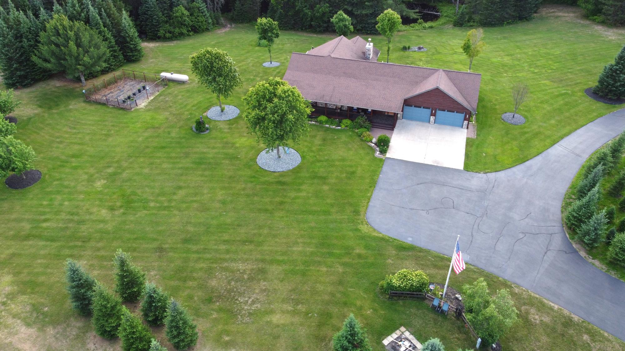 2521 Lake Nokomis Rd — photo