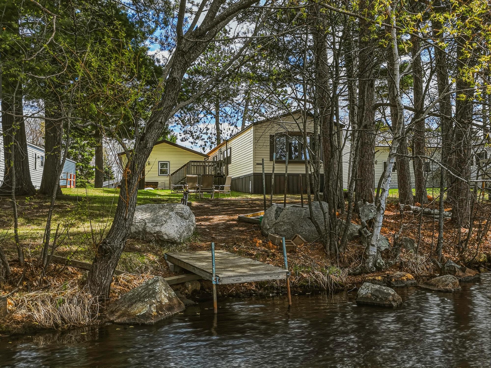 57 Edgewater Ct — photo
