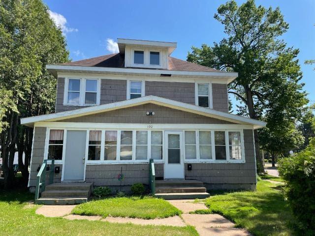 102 Lincoln Ave E — photo