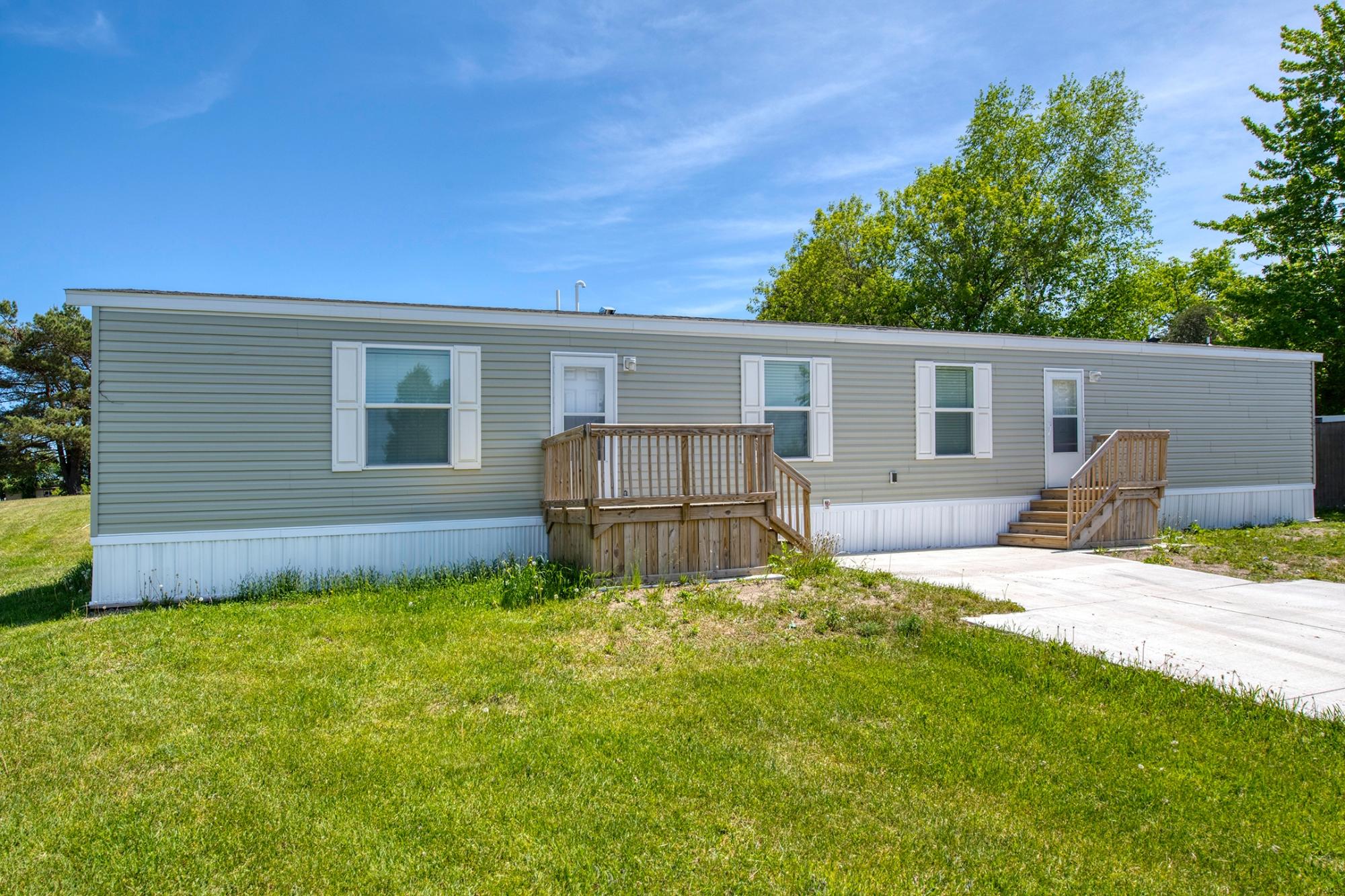 371 Woodland Heights Terr — photo