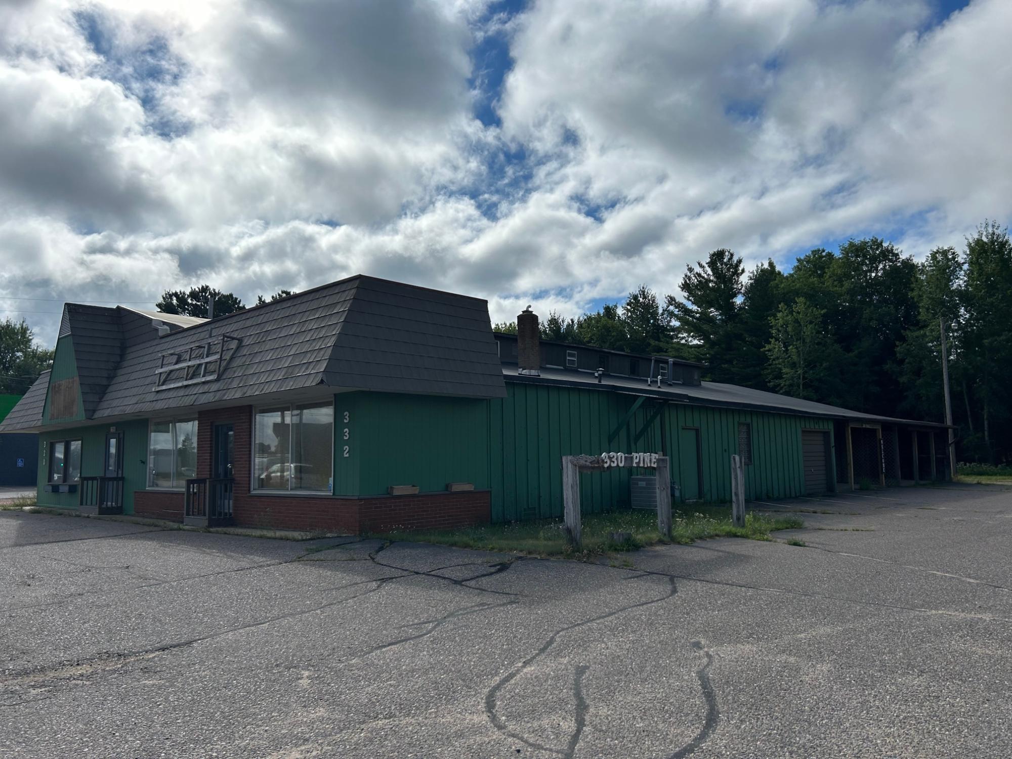 330 W Pine St — photo
