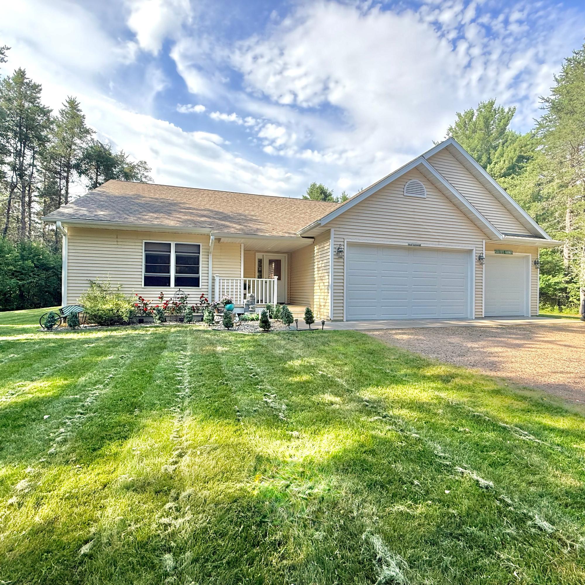 7402 Forest Dr — photo