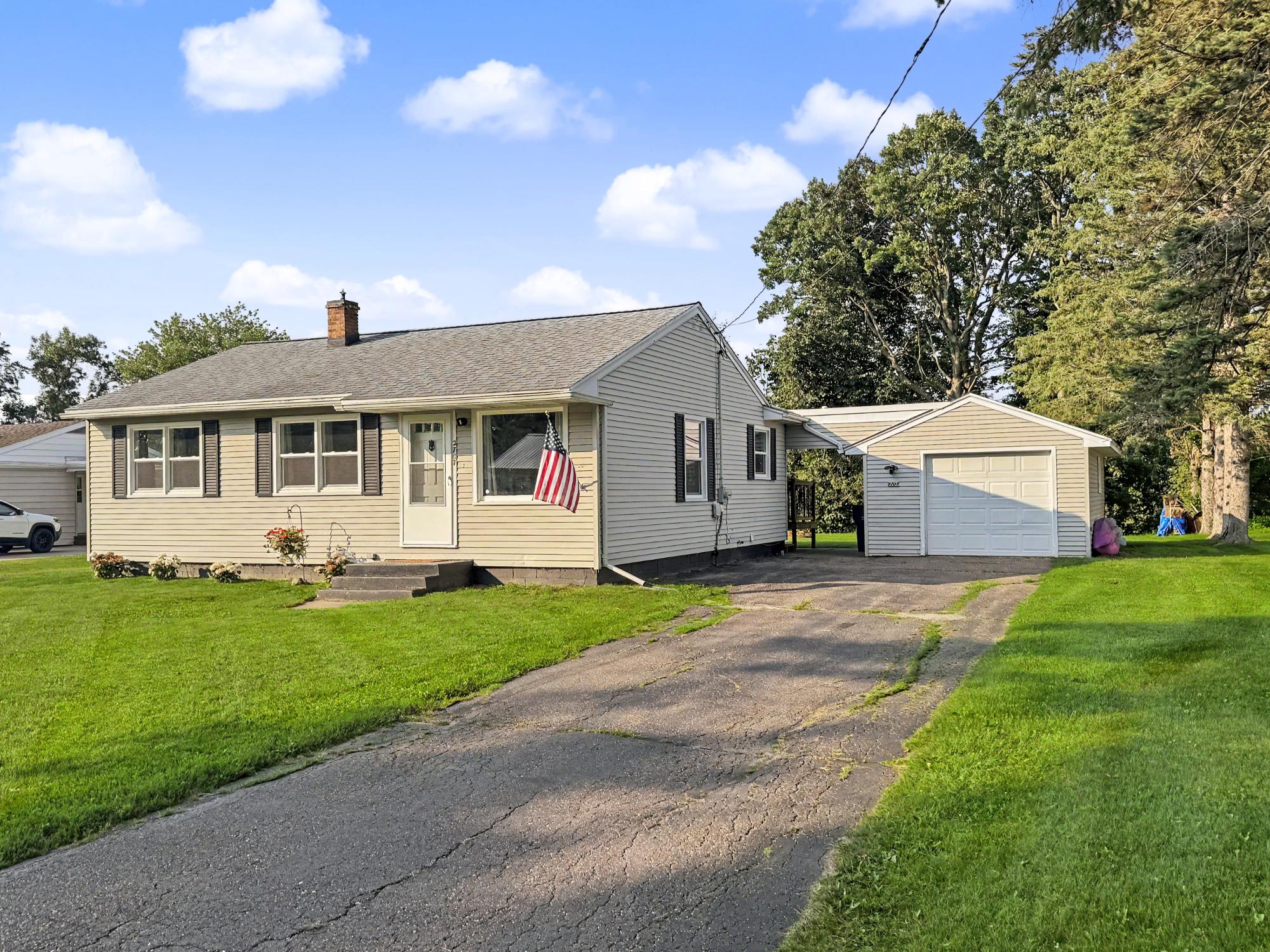 2707 Glen Dr — photo