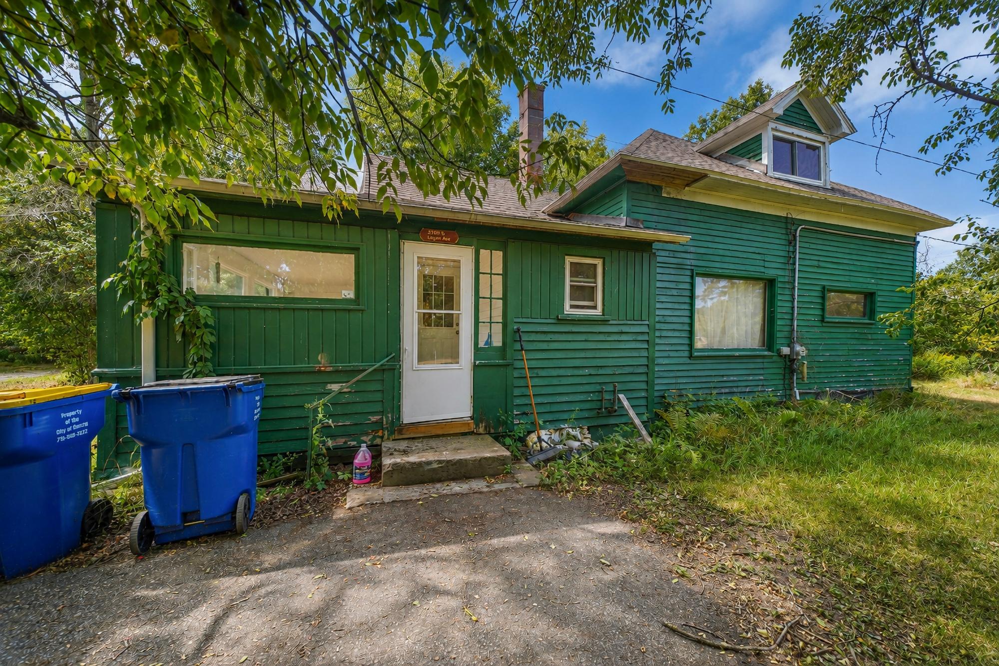 2109 Logan Ave — photo