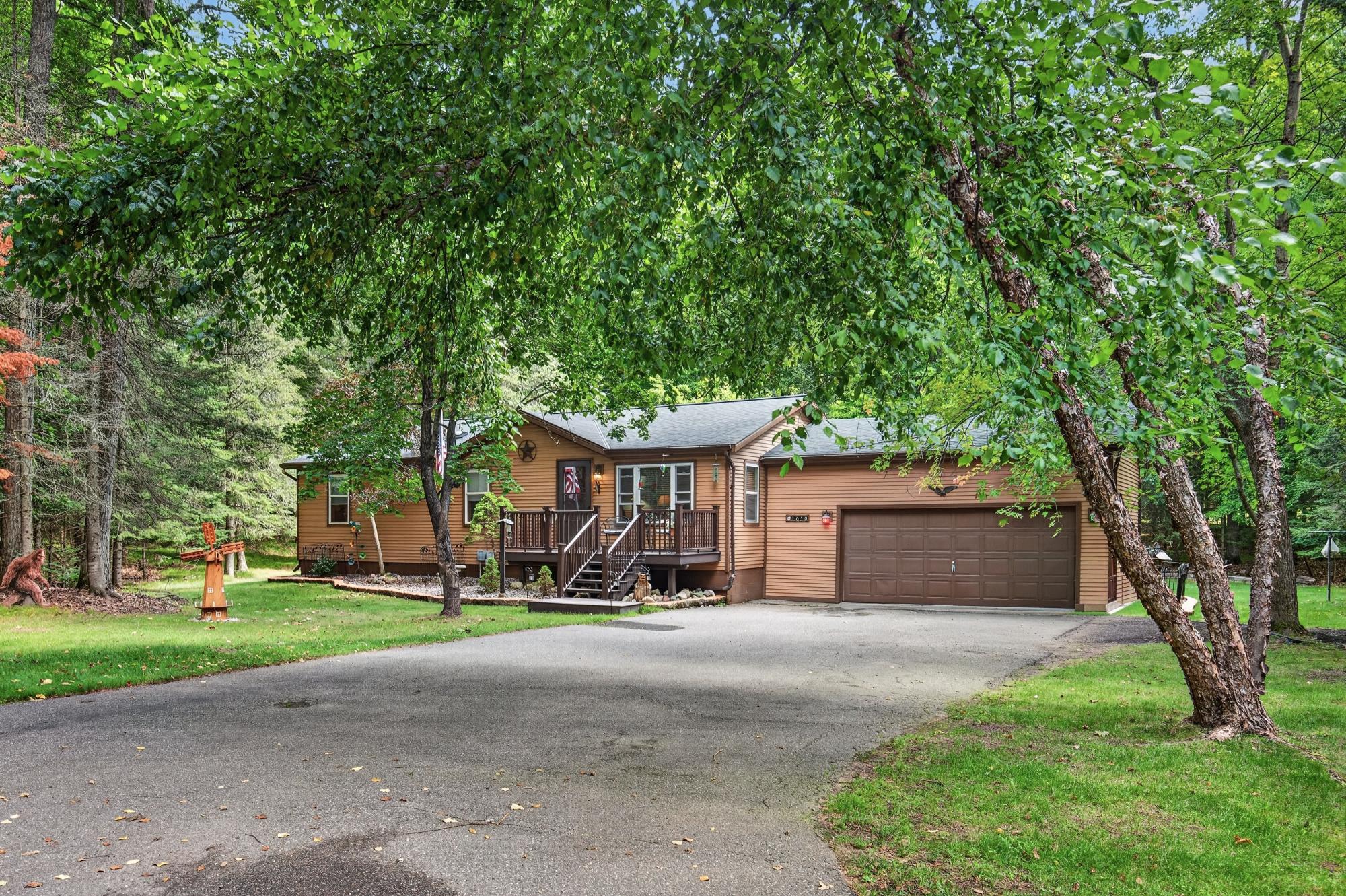 1630 Pine Tree Ln — photo
