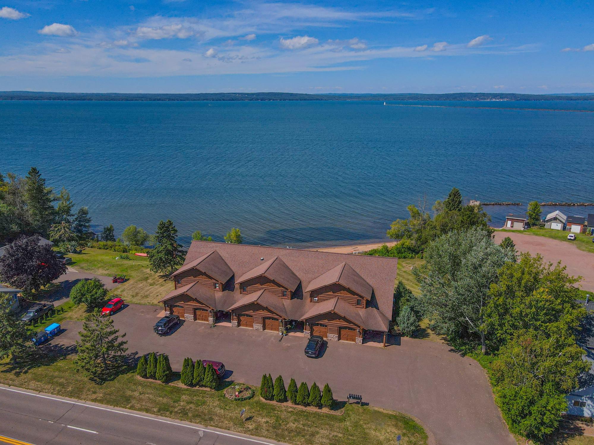 2729 Lake Shore Dr 5 — photo
