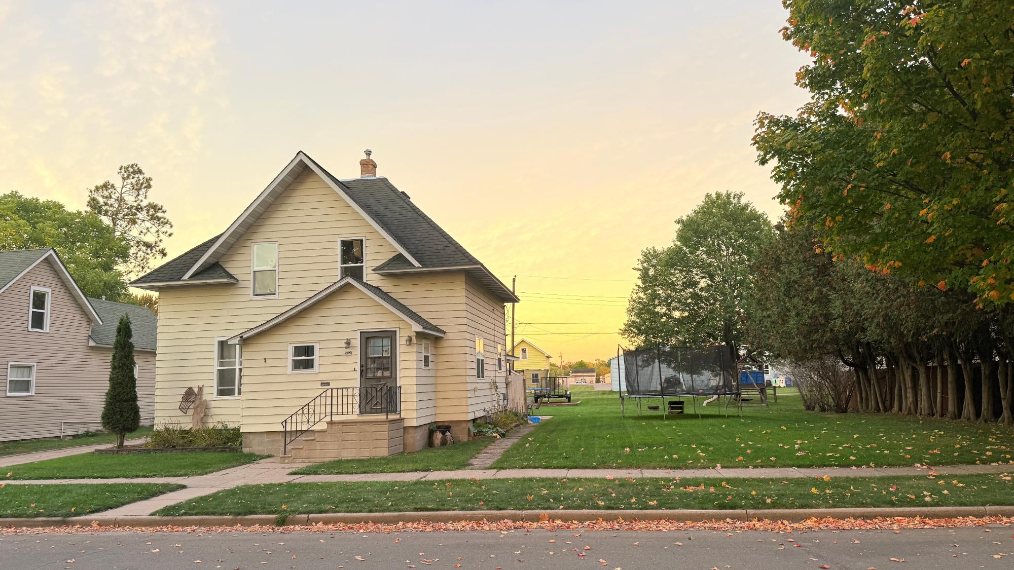 209 N Pine St — photo
