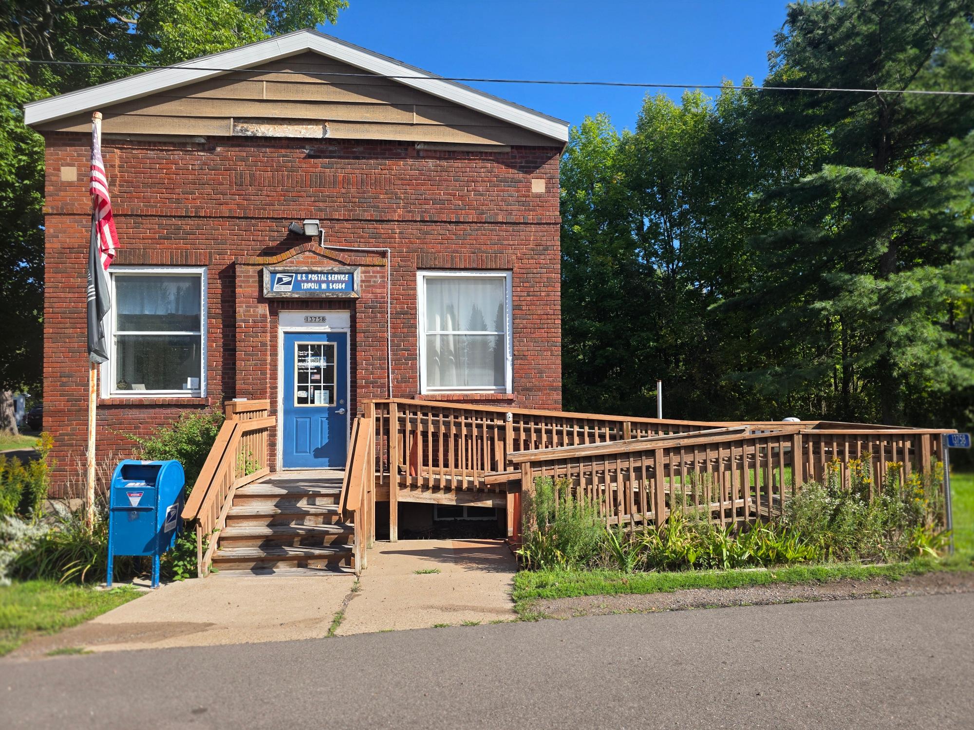 13758 Hwy 8 — photo