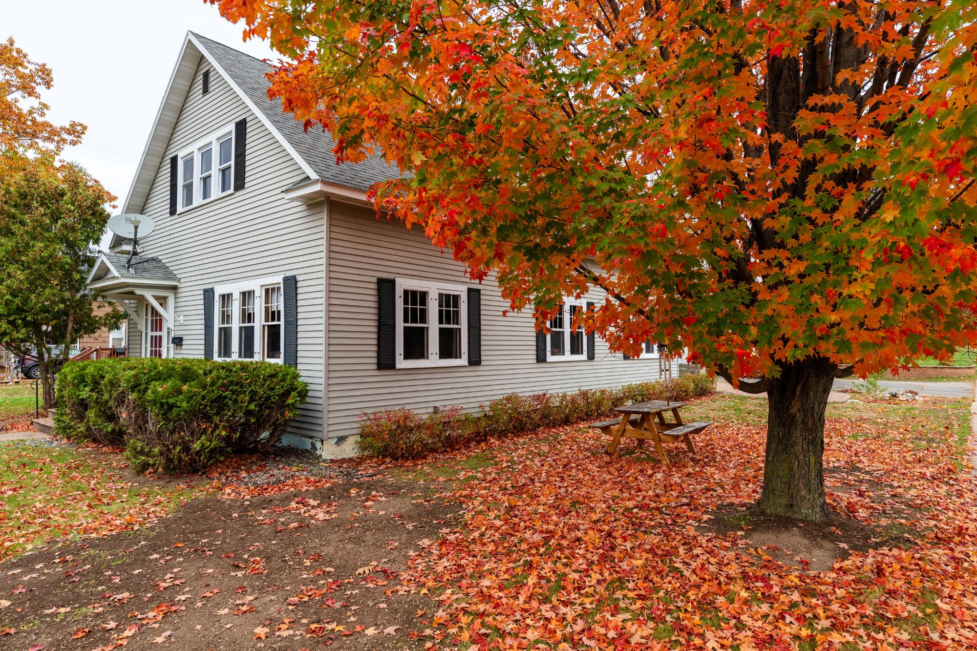 106 N Baird Ave — photo