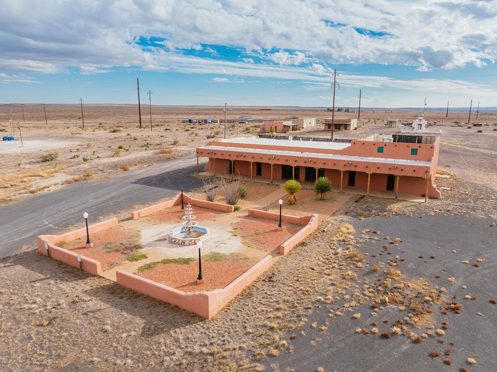 1498 E Highway 90, Marfa, TX 79843 — photo 2