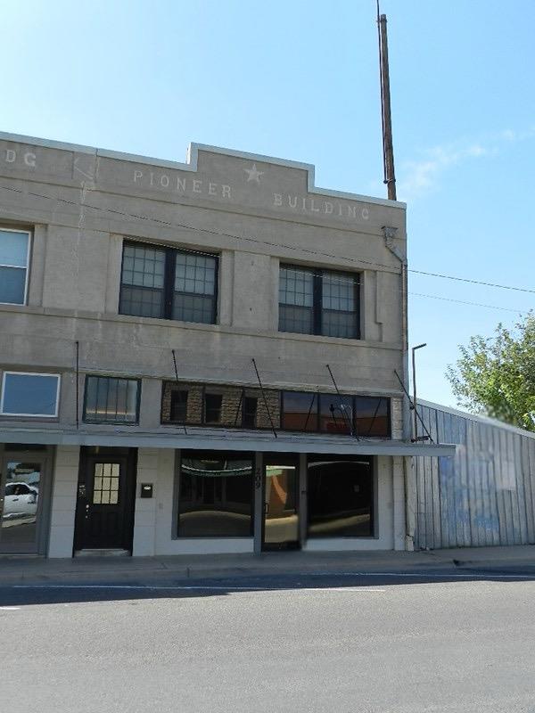 209 N Main St — photo