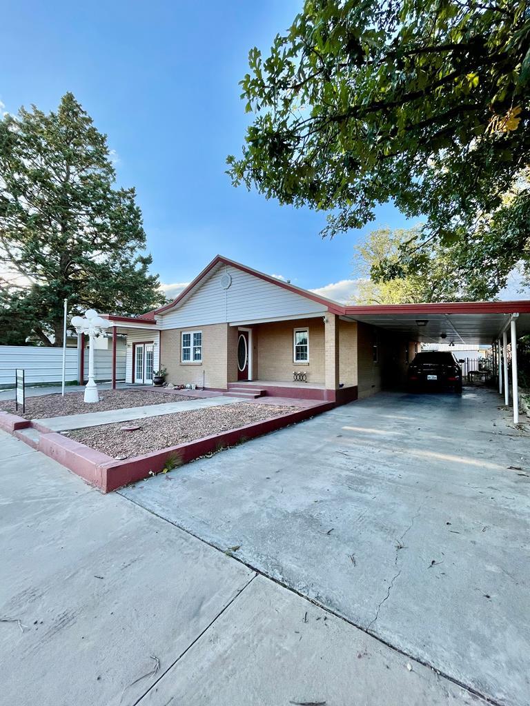 211 E Texas St — photo