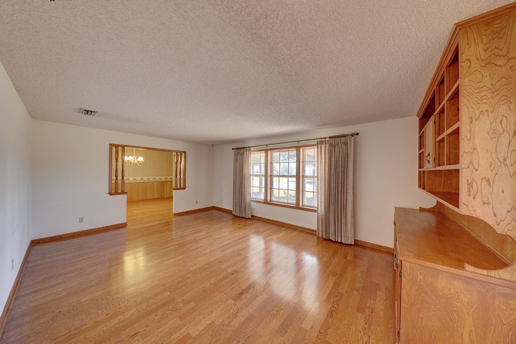 209 E Marfa Avenue, Alpine, TX 79830 — photo 3