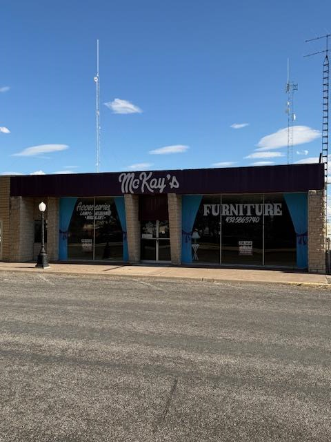 115 E Winkler St — photo