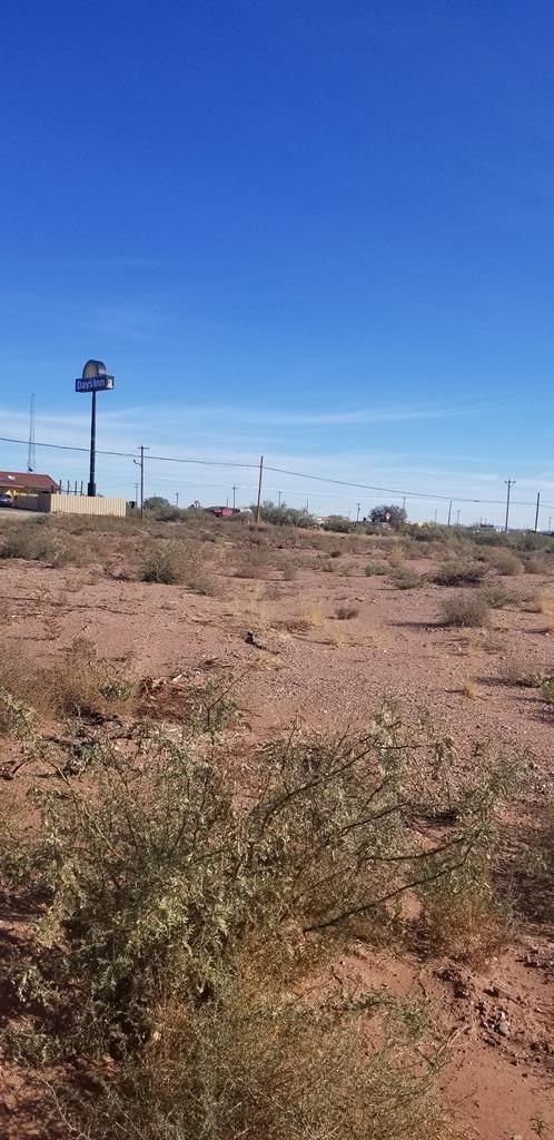 600 E I-10 — photo
