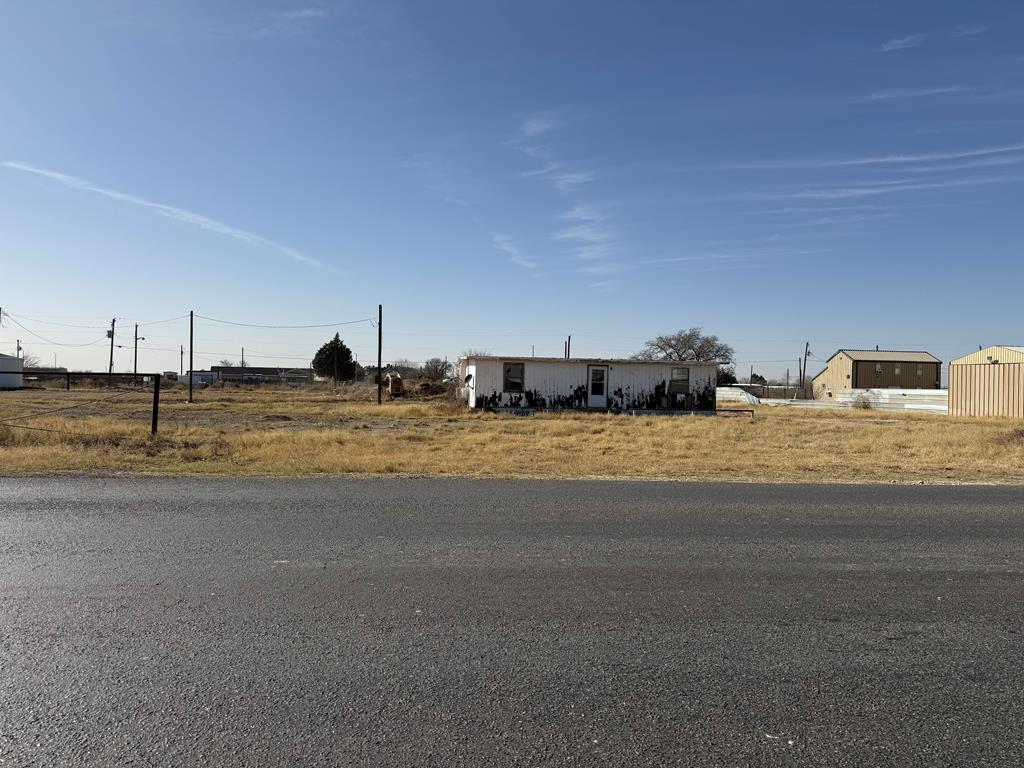 300 SW County Rd — photo