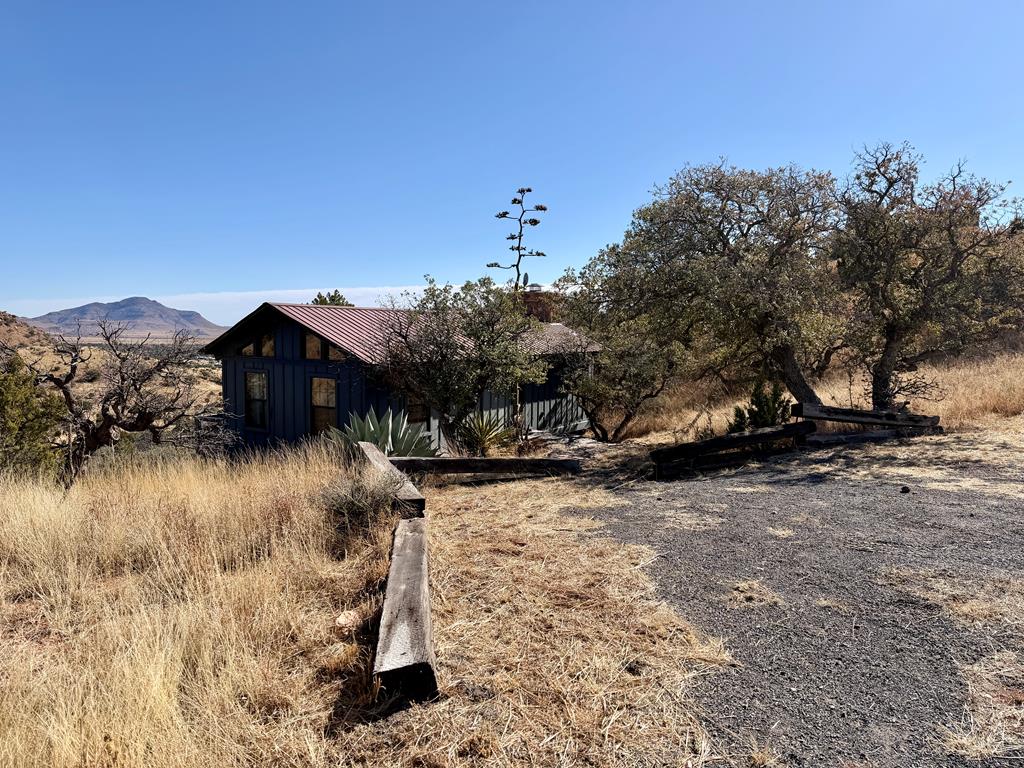 102 Oak Ridge Drive — photo